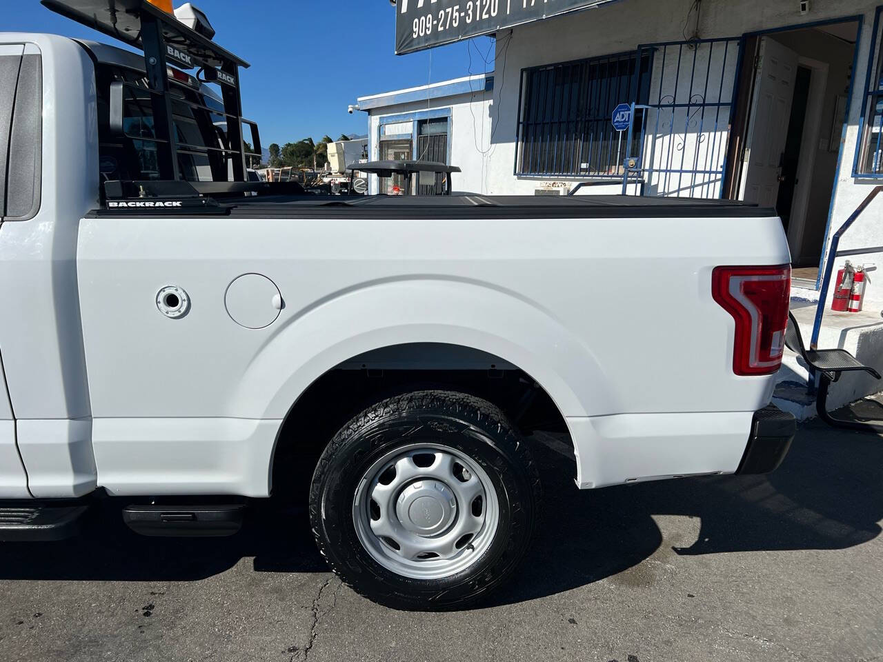White, 2015 Ford F-150 Image 12