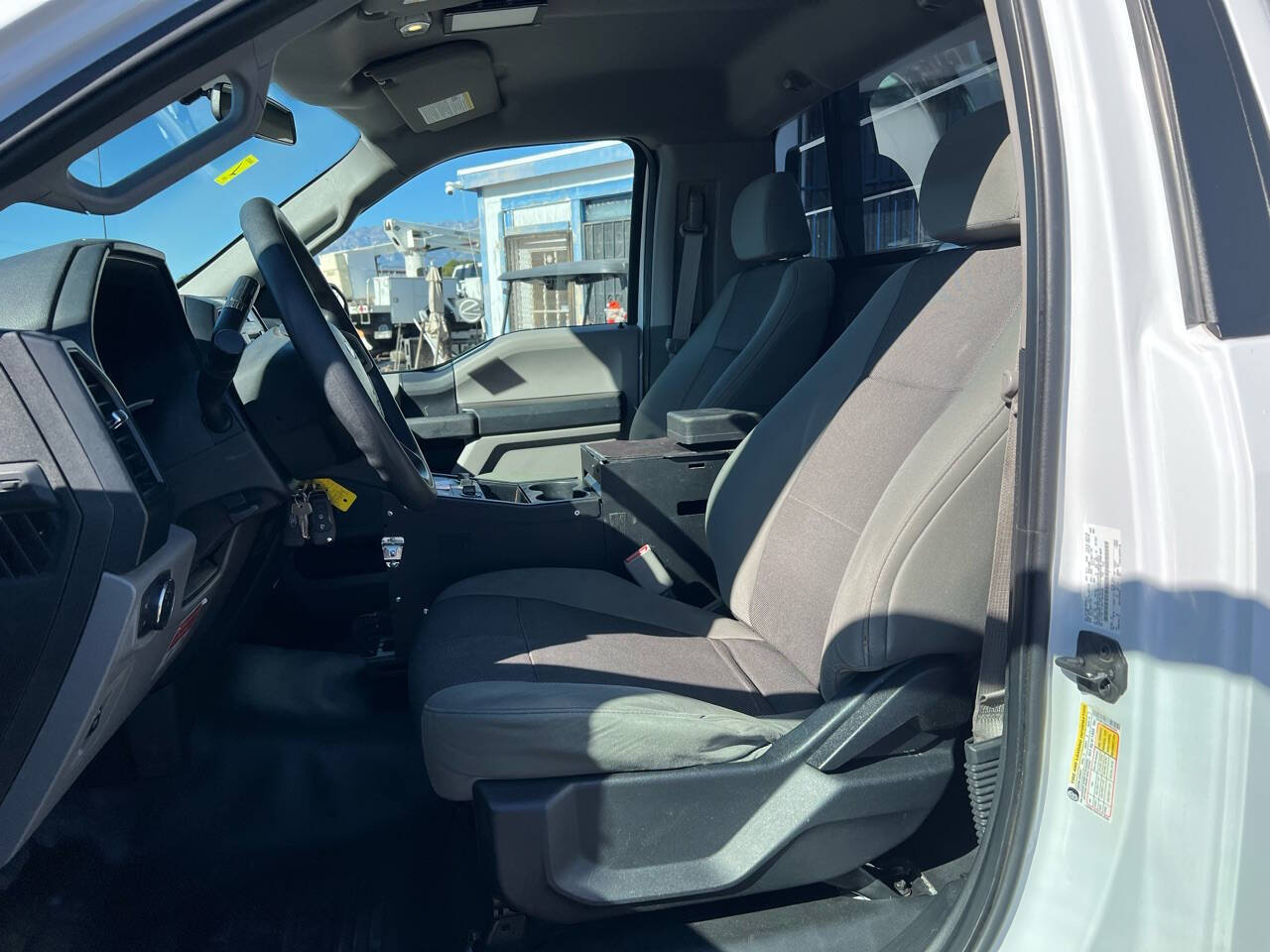 White, 2015 Ford F-150 Image 18