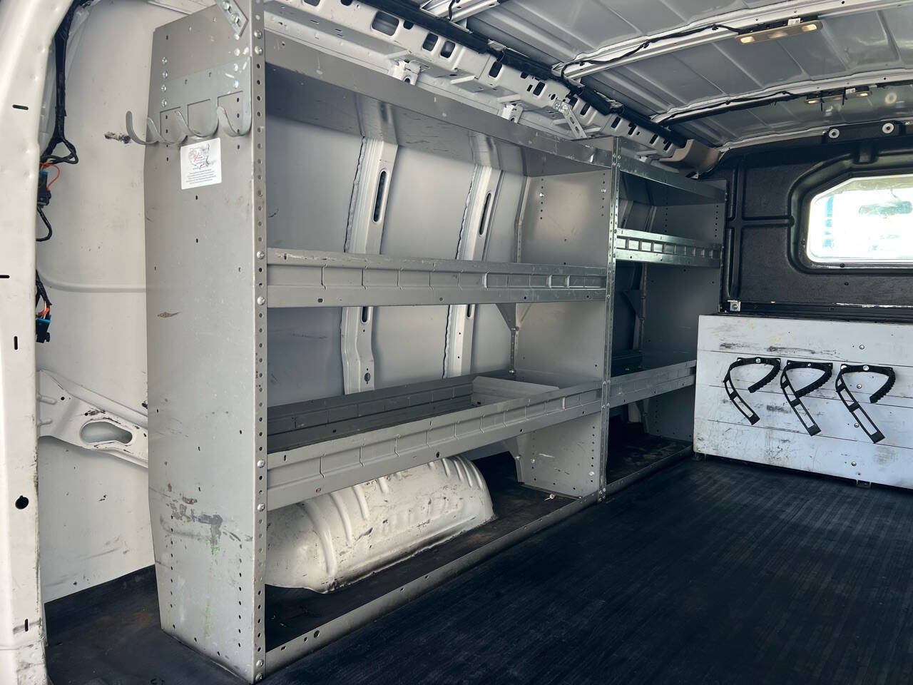 White, 2018 Chevrolet Express Image 17