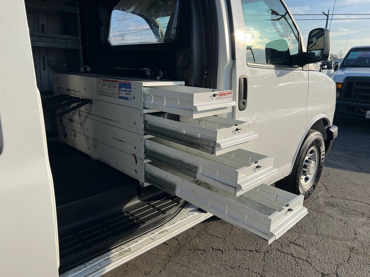 White, 2018 Chevrolet Express Image 12