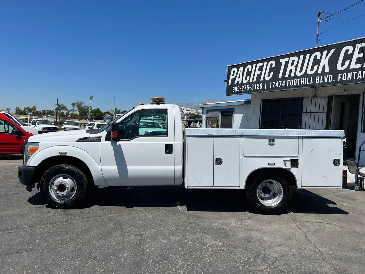 White, 2013 Ford F-350 Super Duty Image 16