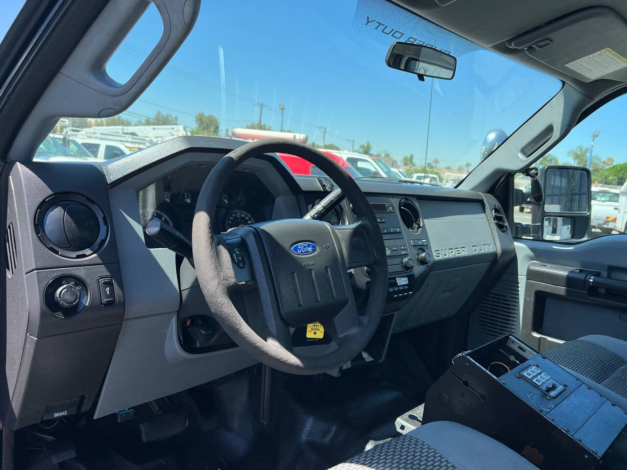 White, 2013 Ford F-350 Super Duty Image 22