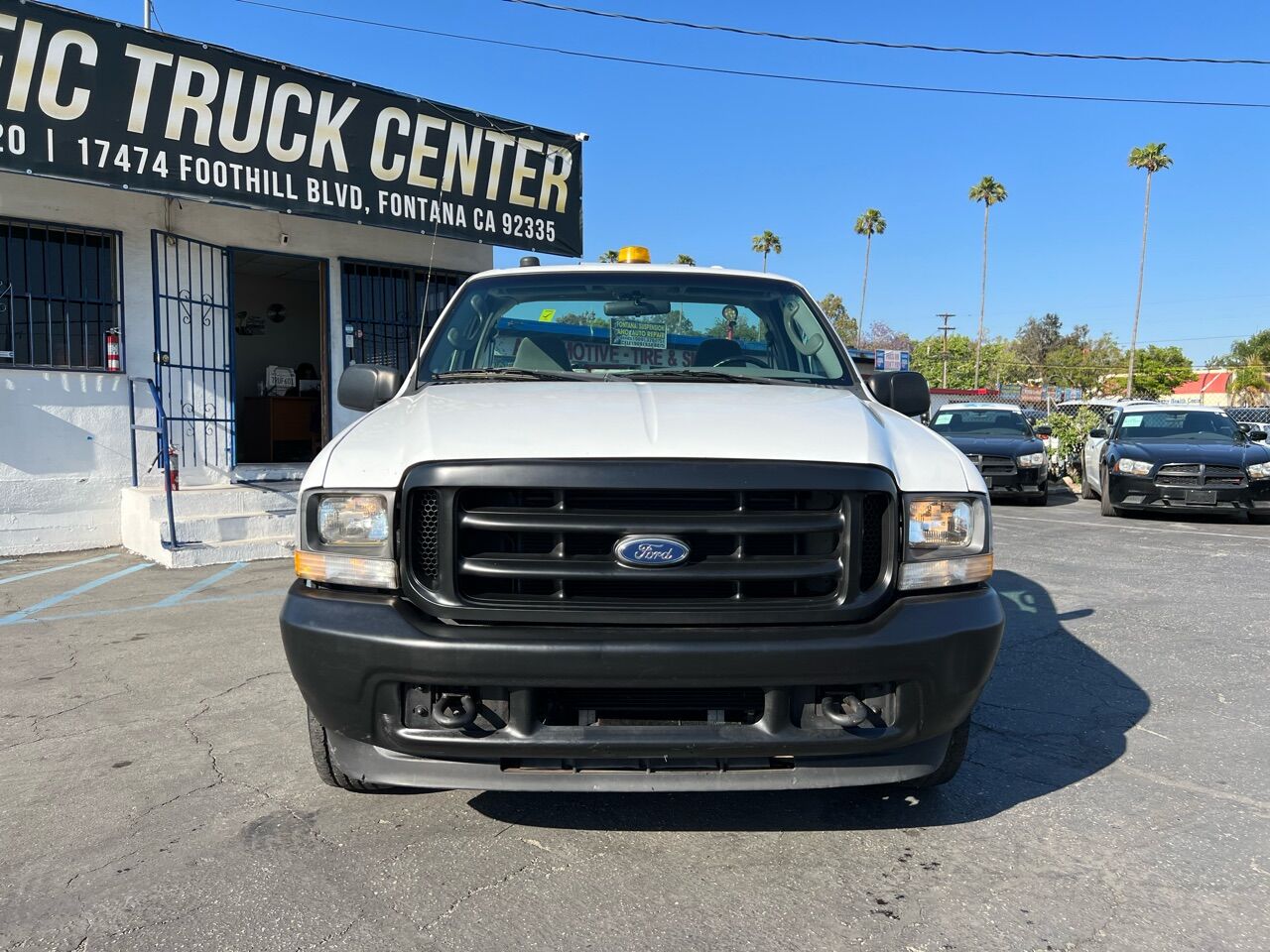 White, 2003 Ford F-350 Super Duty Image 2
