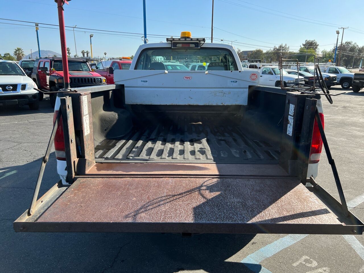 White, 2003 Ford F-350 Super Duty Image 10