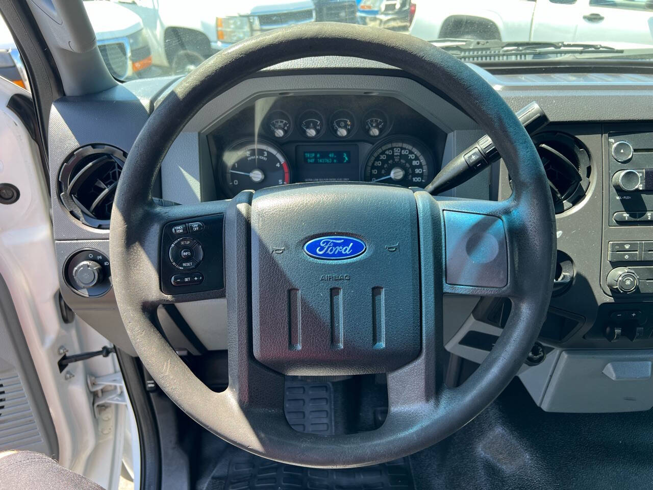 White, 2011 Ford F-550 Super Duty Image 18