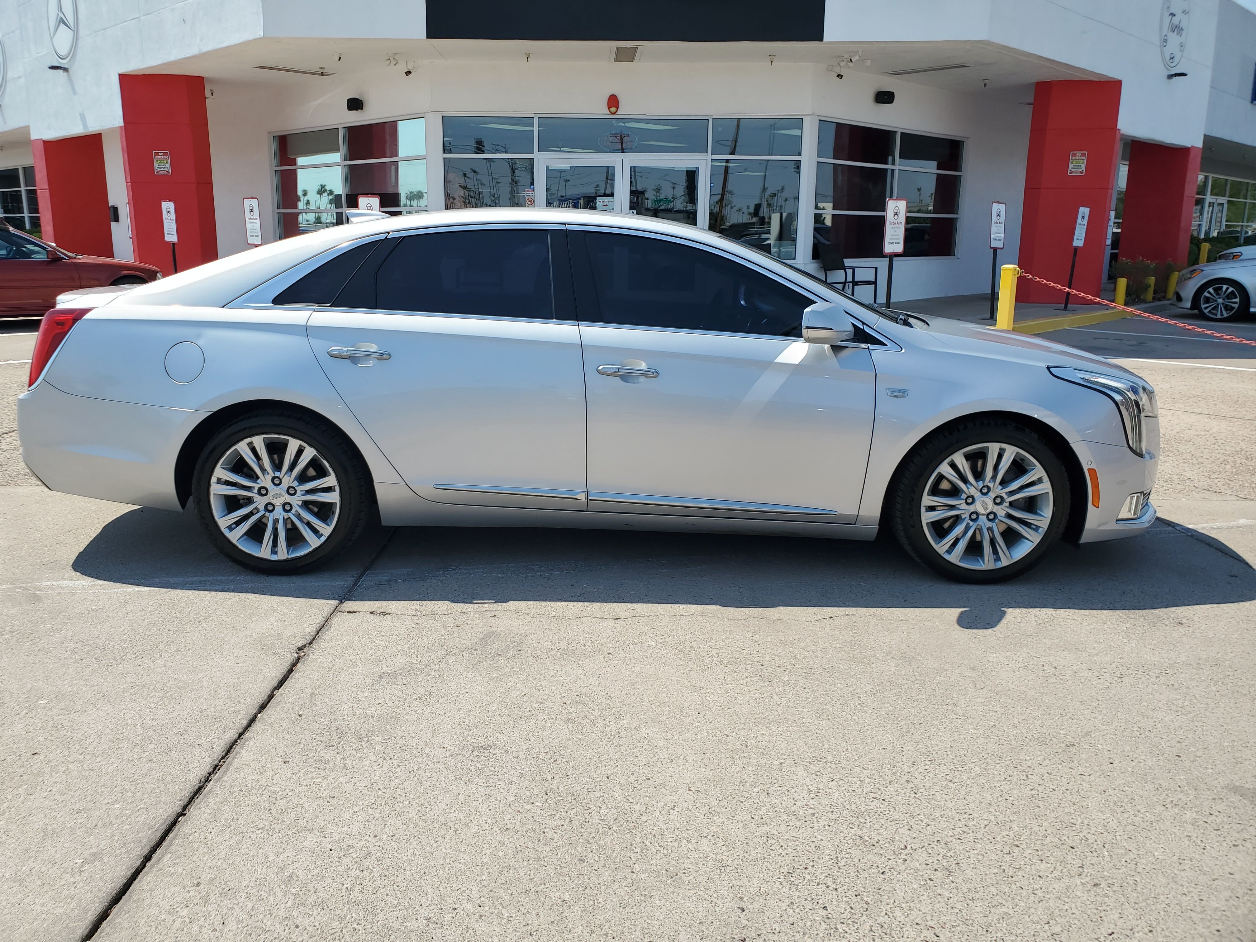 SILVER, 2019 CADILLAC XTS Image 6