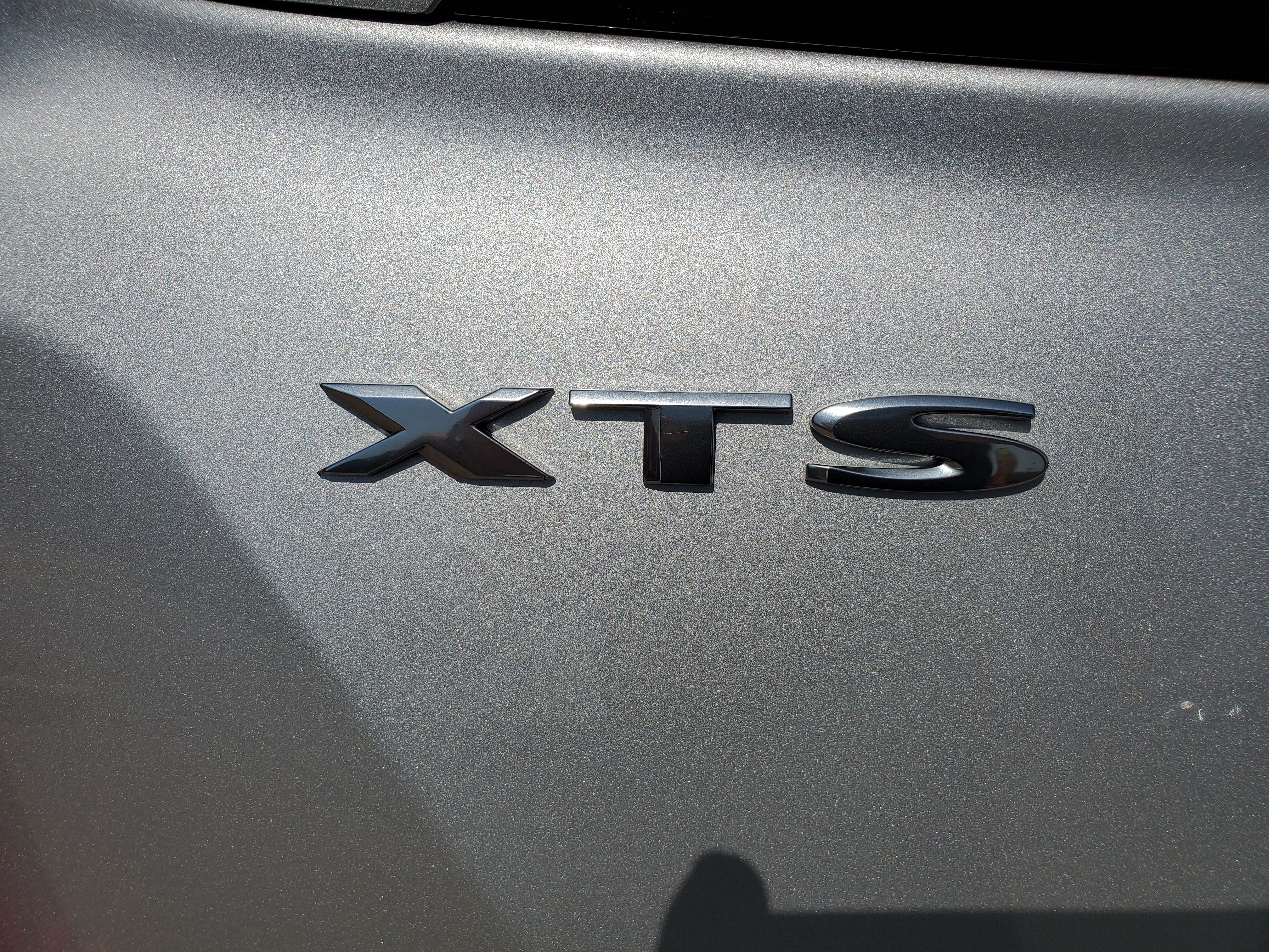 SILVER, 2019 CADILLAC XTS Image 16