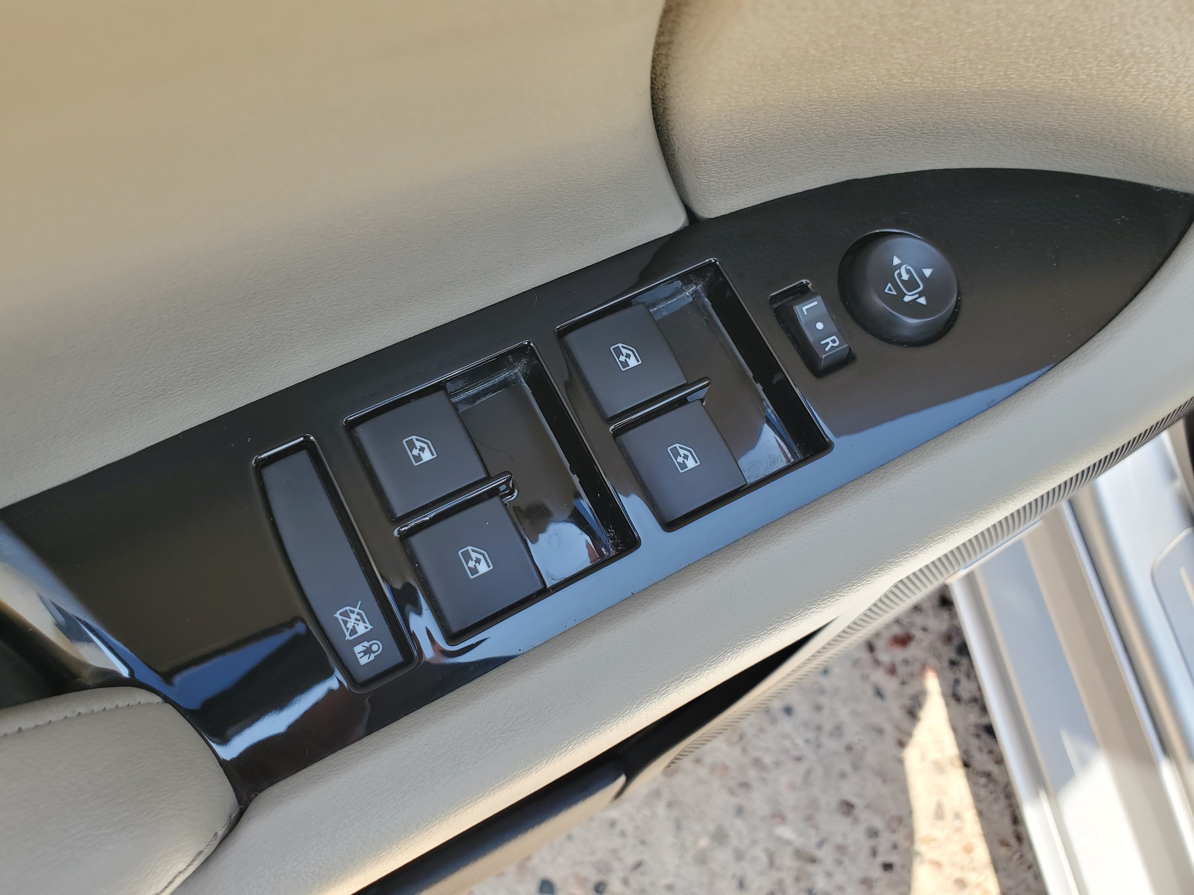 SILVER, 2019 CADILLAC XTS Image 20