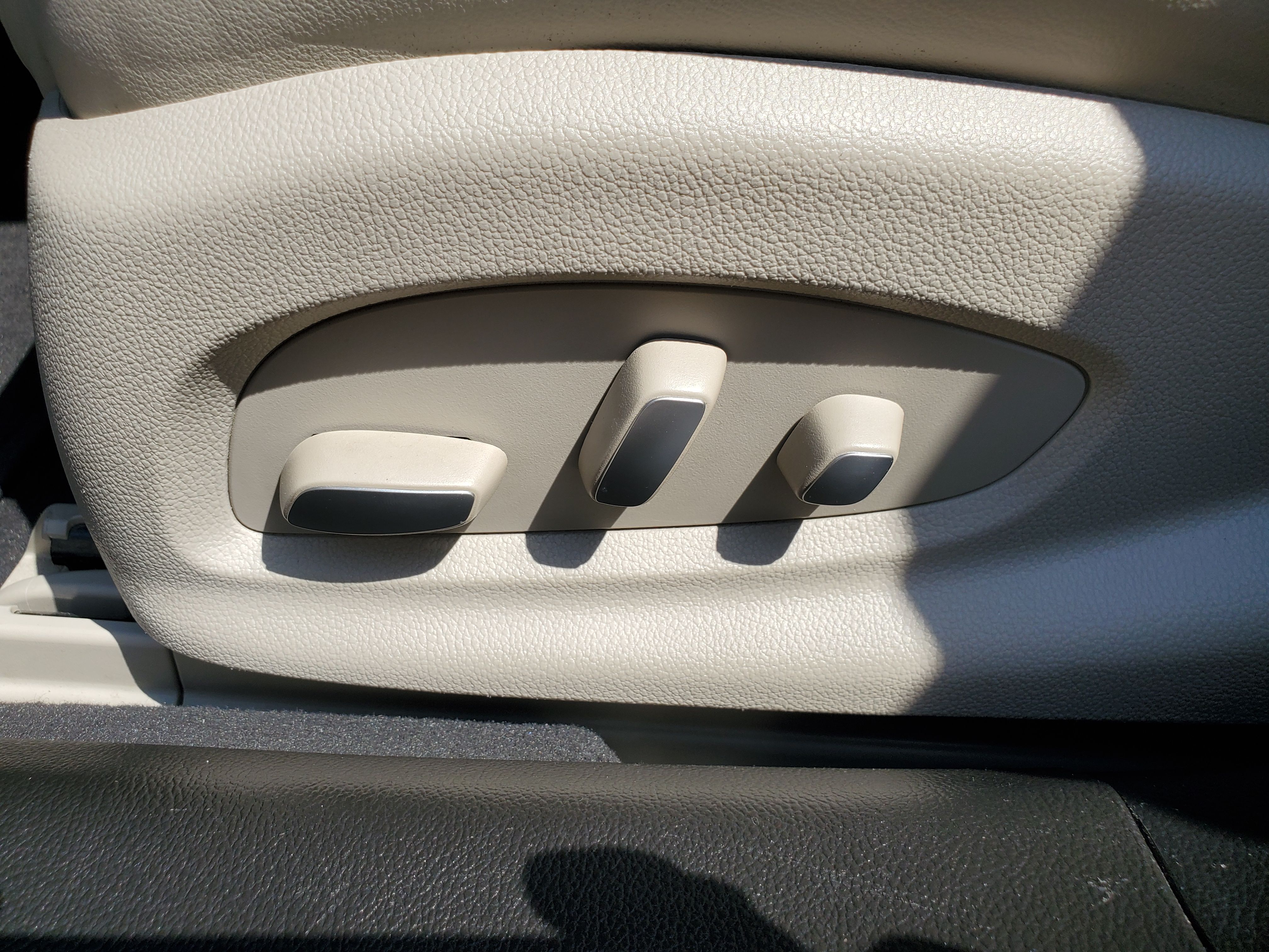 SILVER, 2019 CADILLAC XTS Image 21
