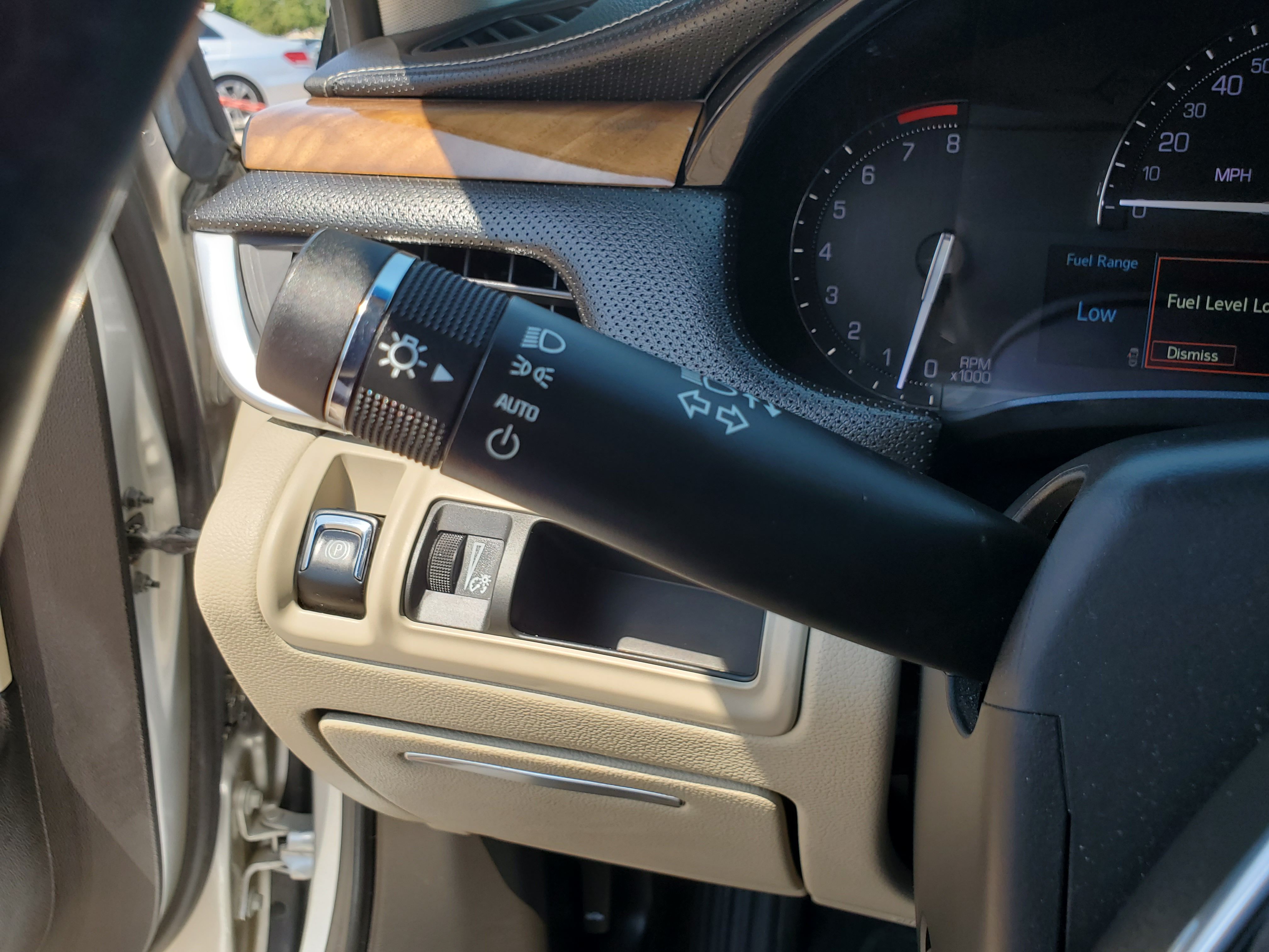 SILVER, 2019 CADILLAC XTS Image 28