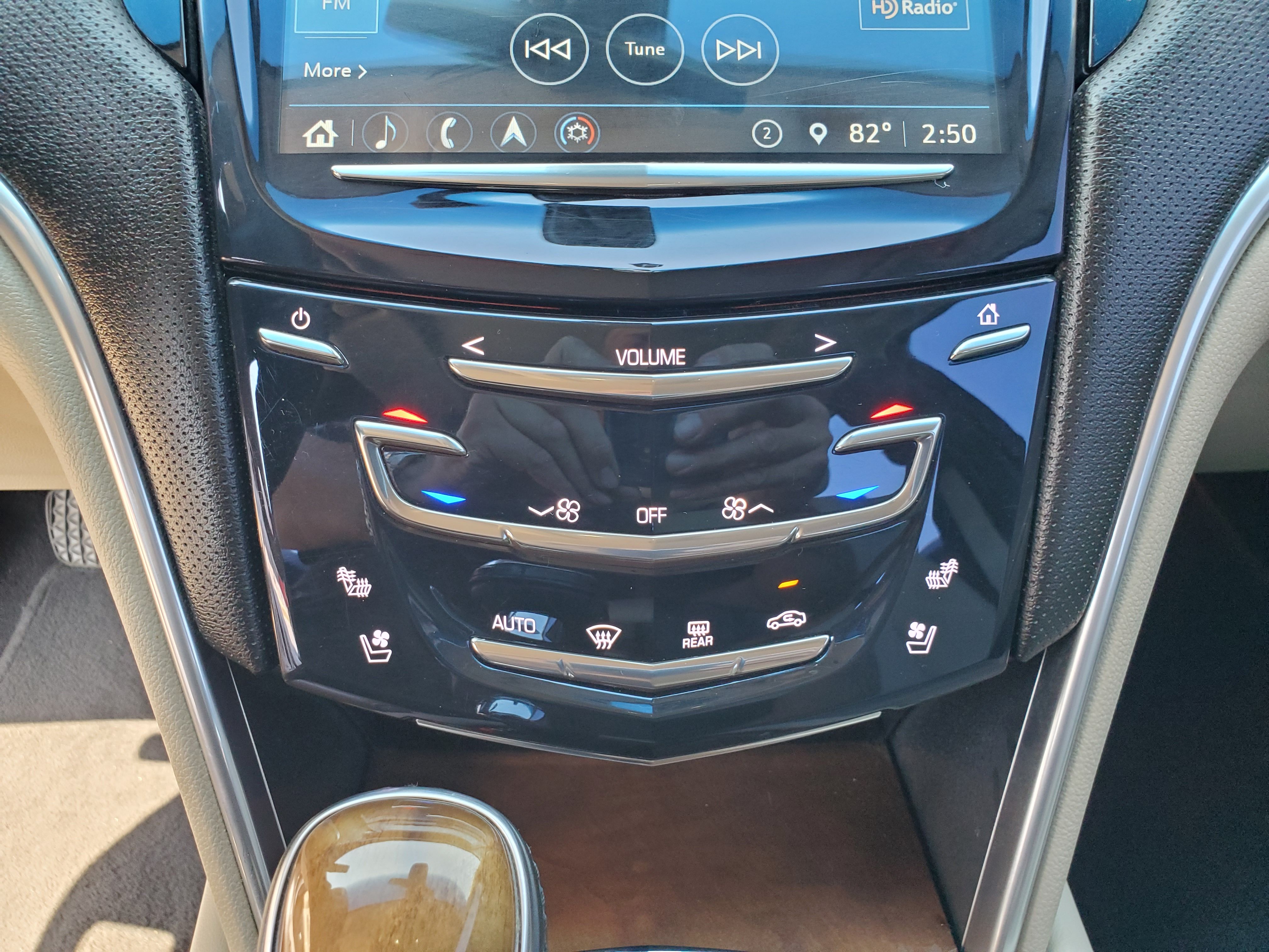 SILVER, 2019 CADILLAC XTS Image 32