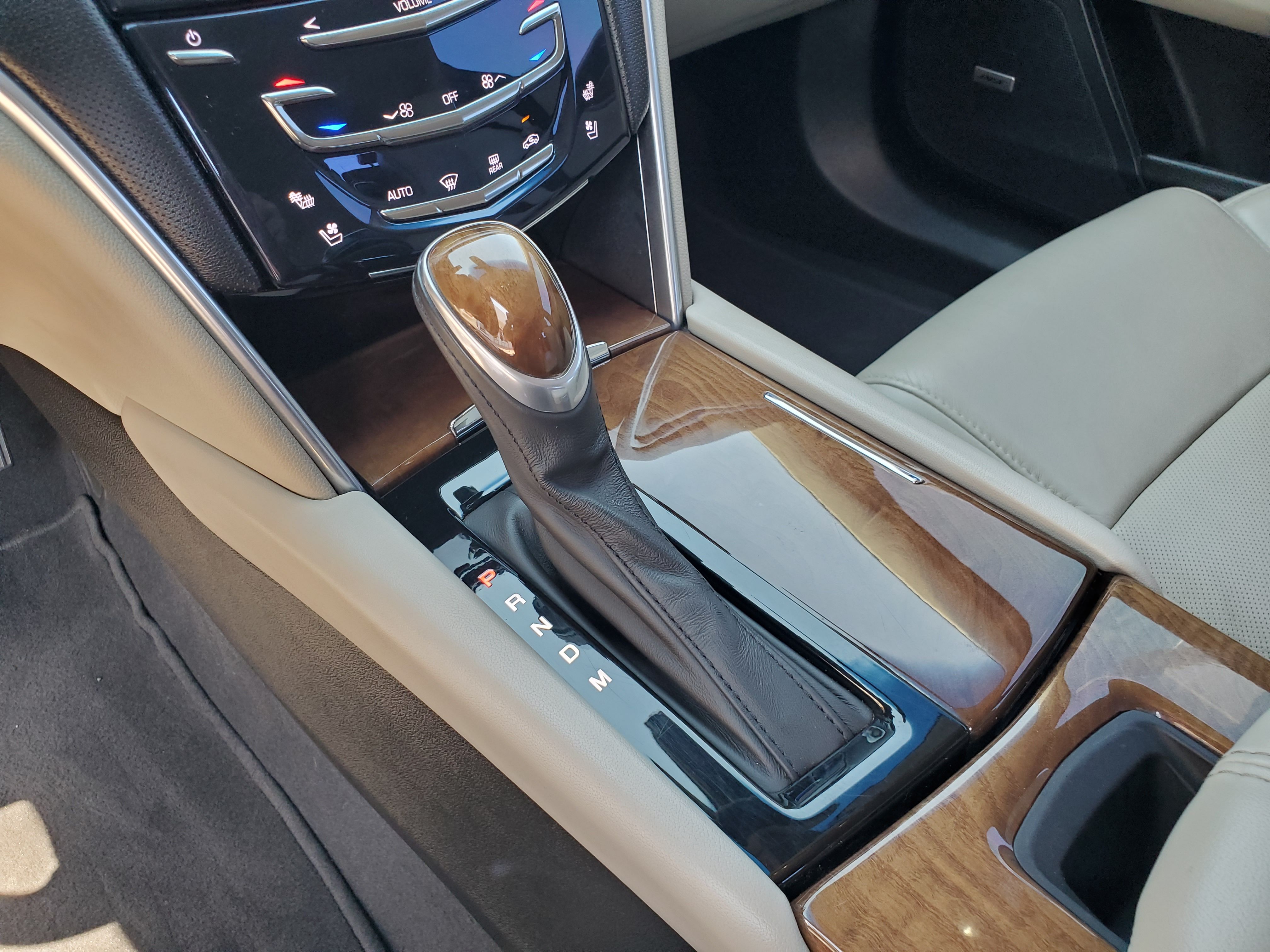 SILVER, 2019 CADILLAC XTS Image 33