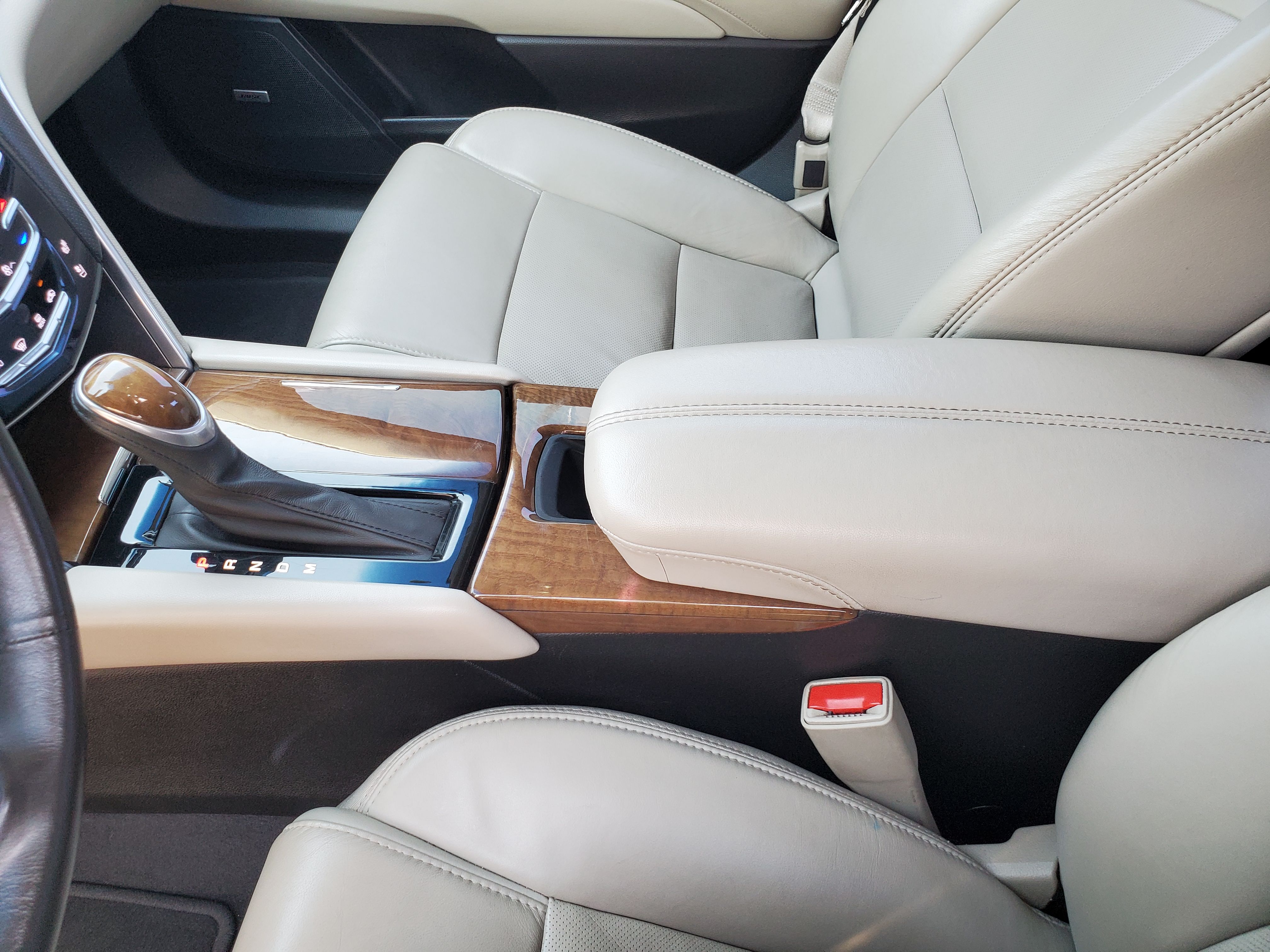 SILVER, 2019 CADILLAC XTS Image 34