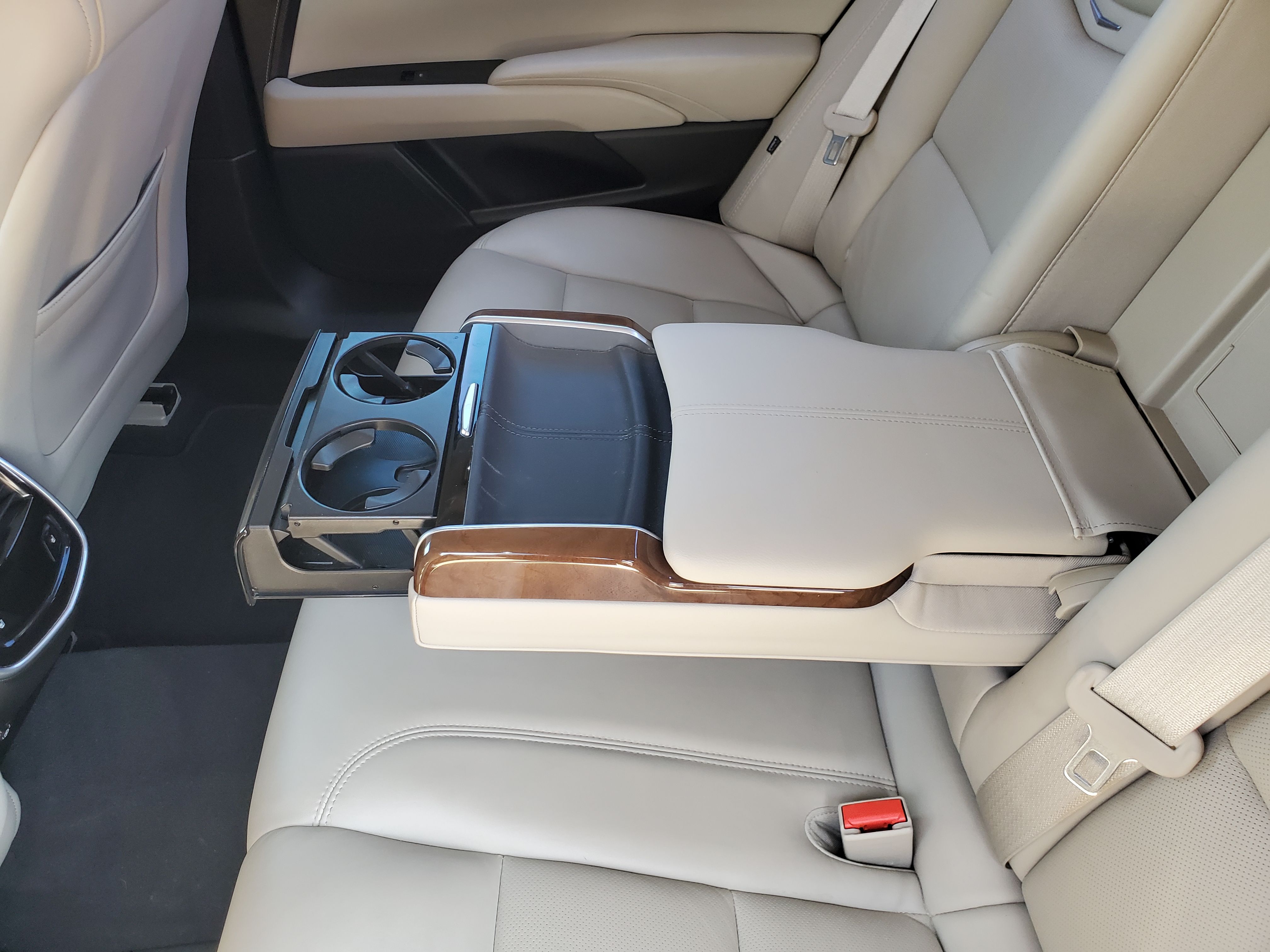 SILVER, 2019 CADILLAC XTS Image 45
