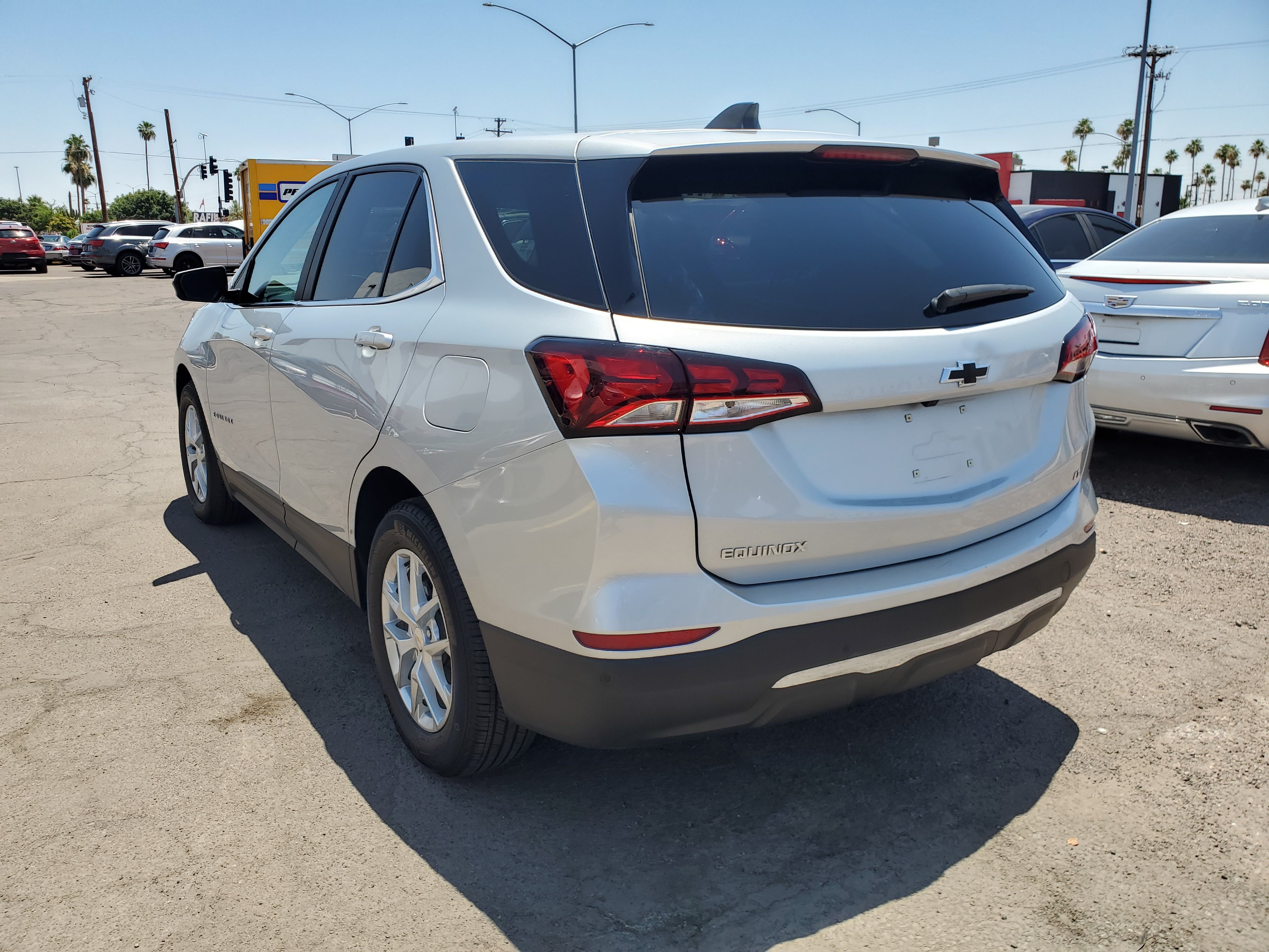 SILVER, 2022 CHEVROLET EQUINOX Image 3