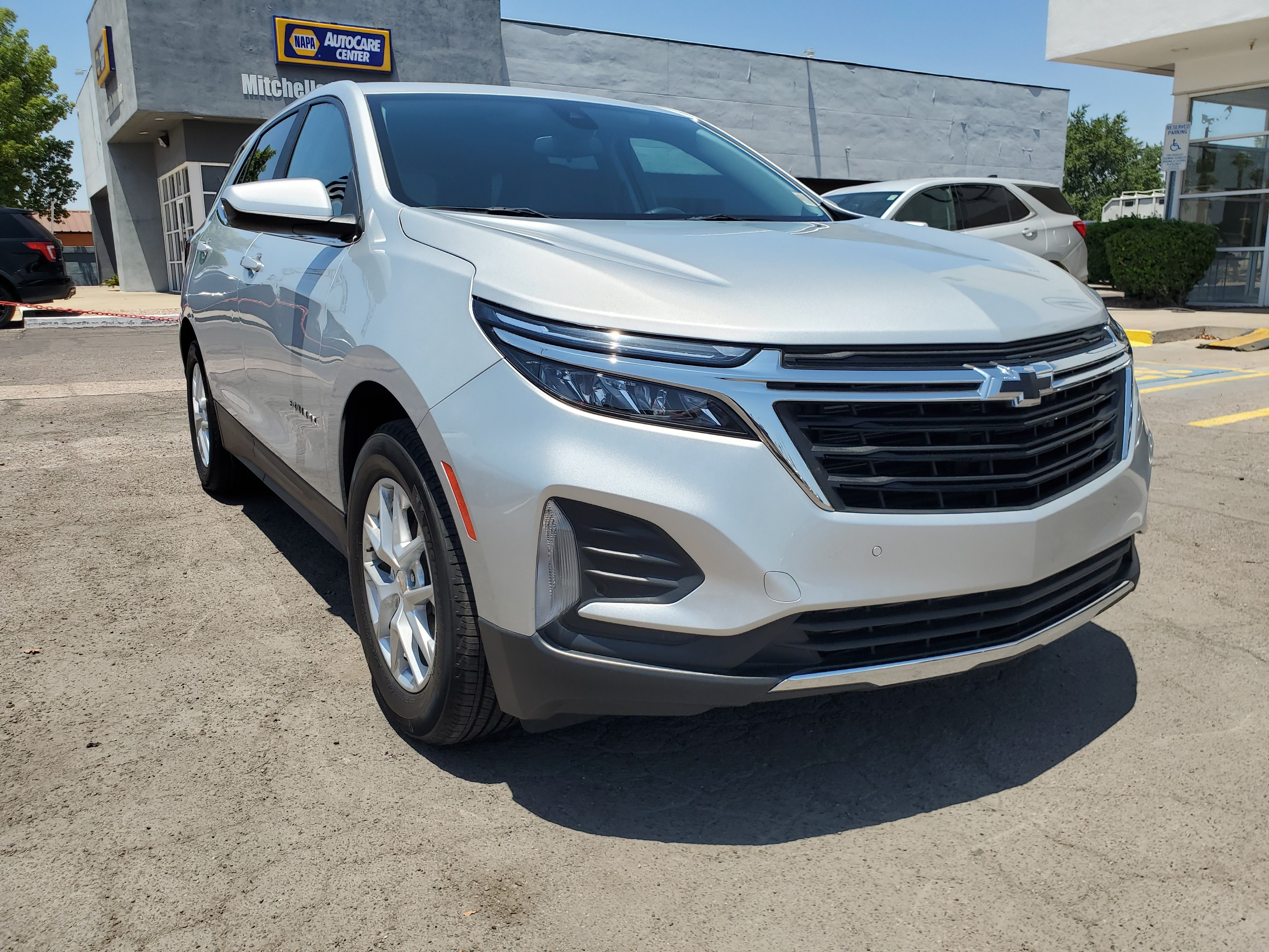 SILVER, 2022 CHEVROLET EQUINOX Image 7