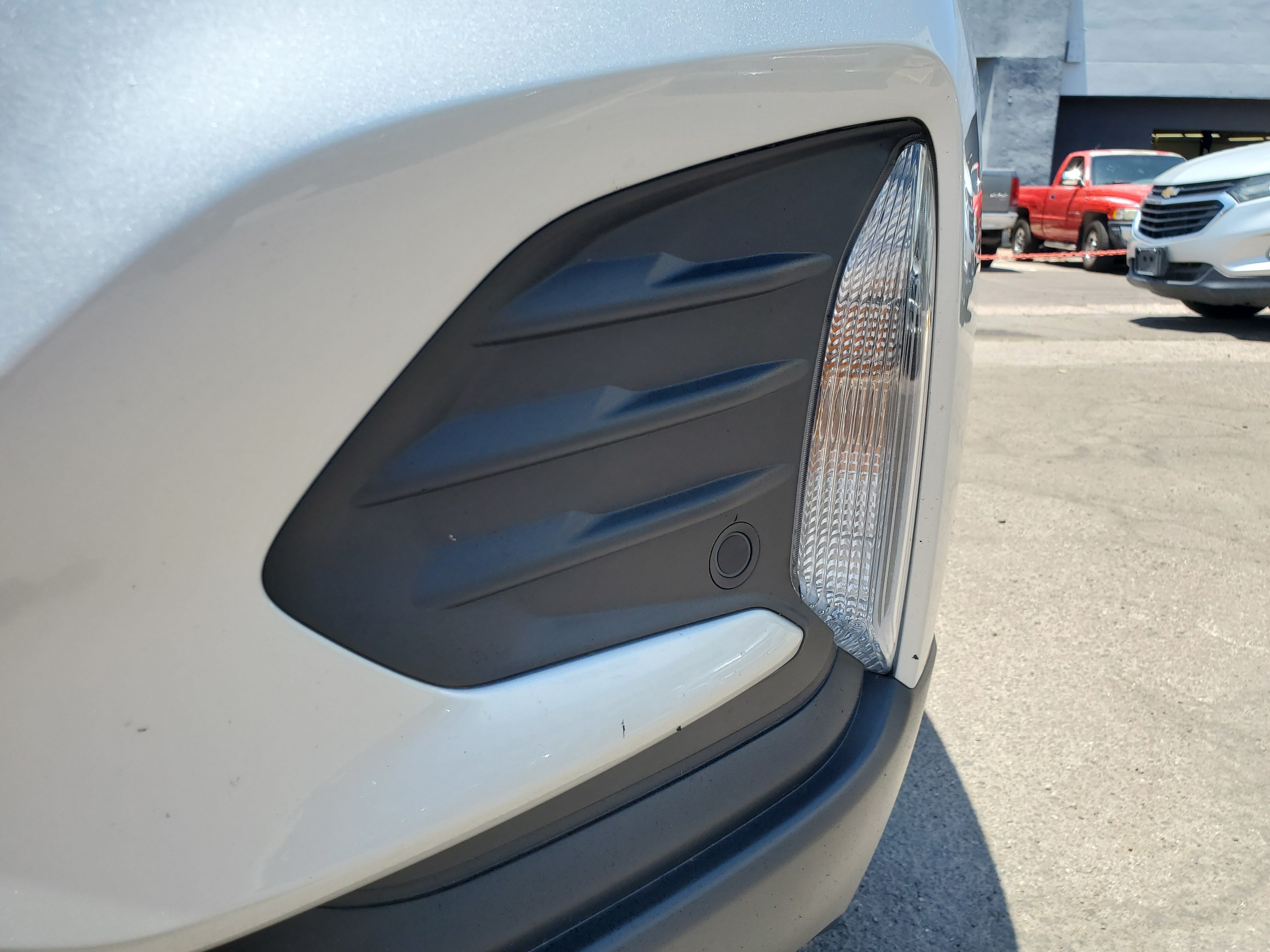 SILVER, 2022 CHEVROLET EQUINOX Image 10