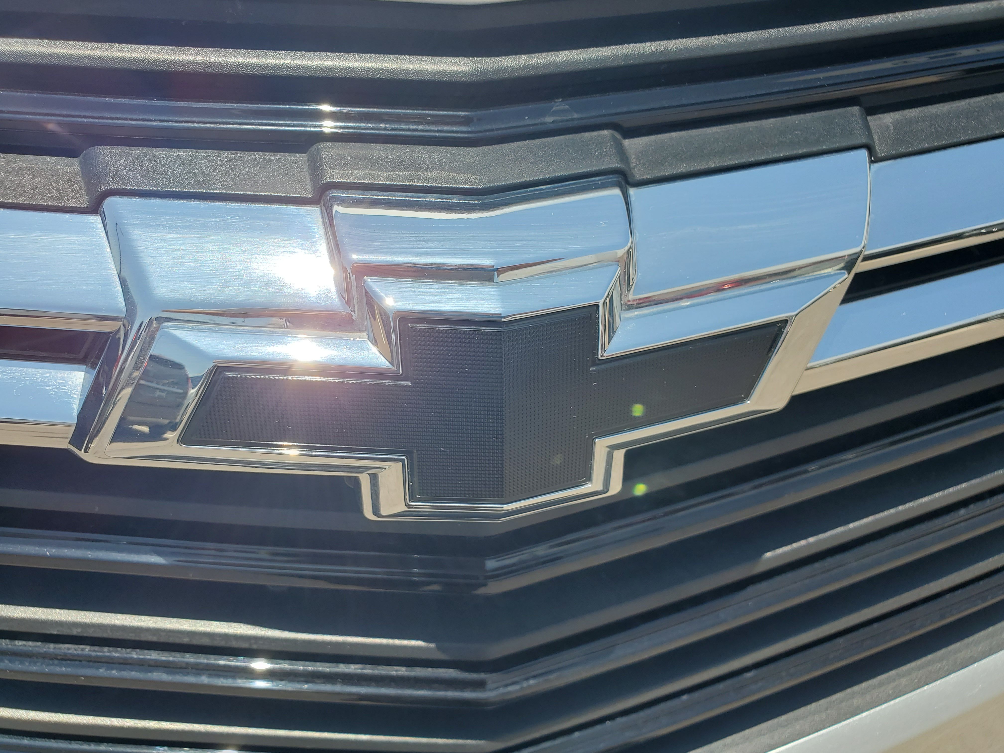 SILVER, 2022 CHEVROLET EQUINOX Image 13