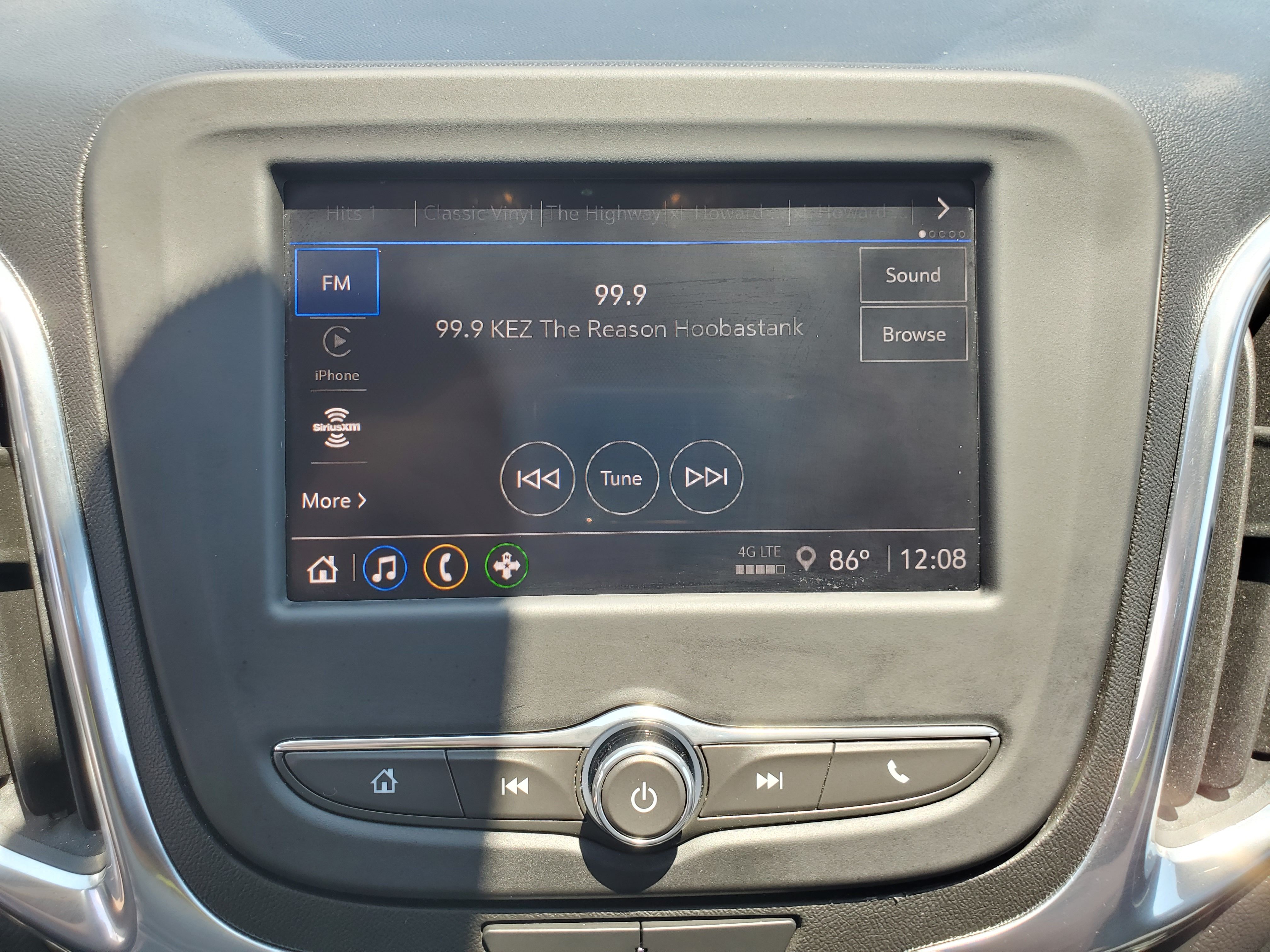 SILVER, 2022 CHEVROLET EQUINOX Image 28