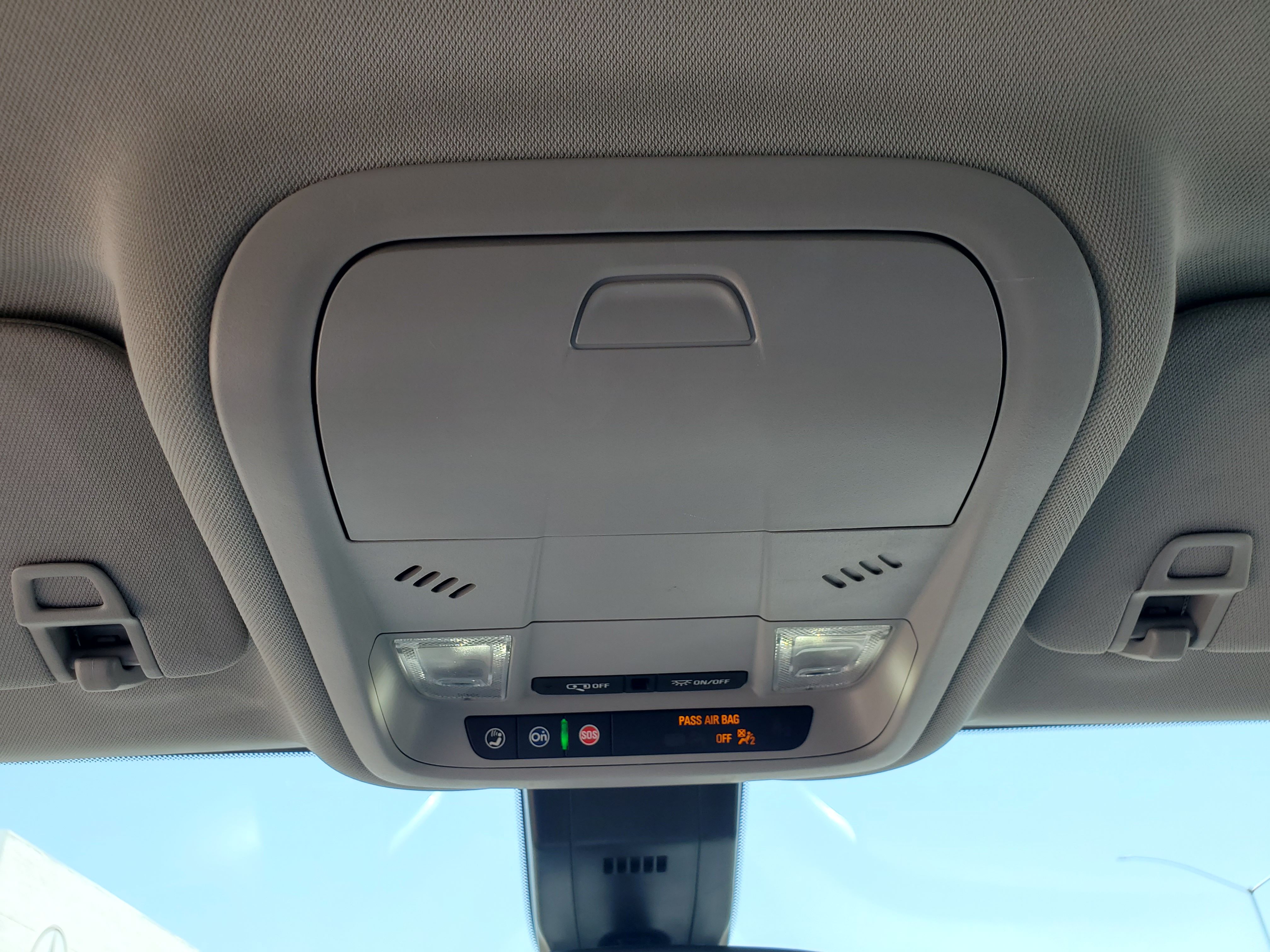 SILVER, 2022 CHEVROLET EQUINOX Image 31