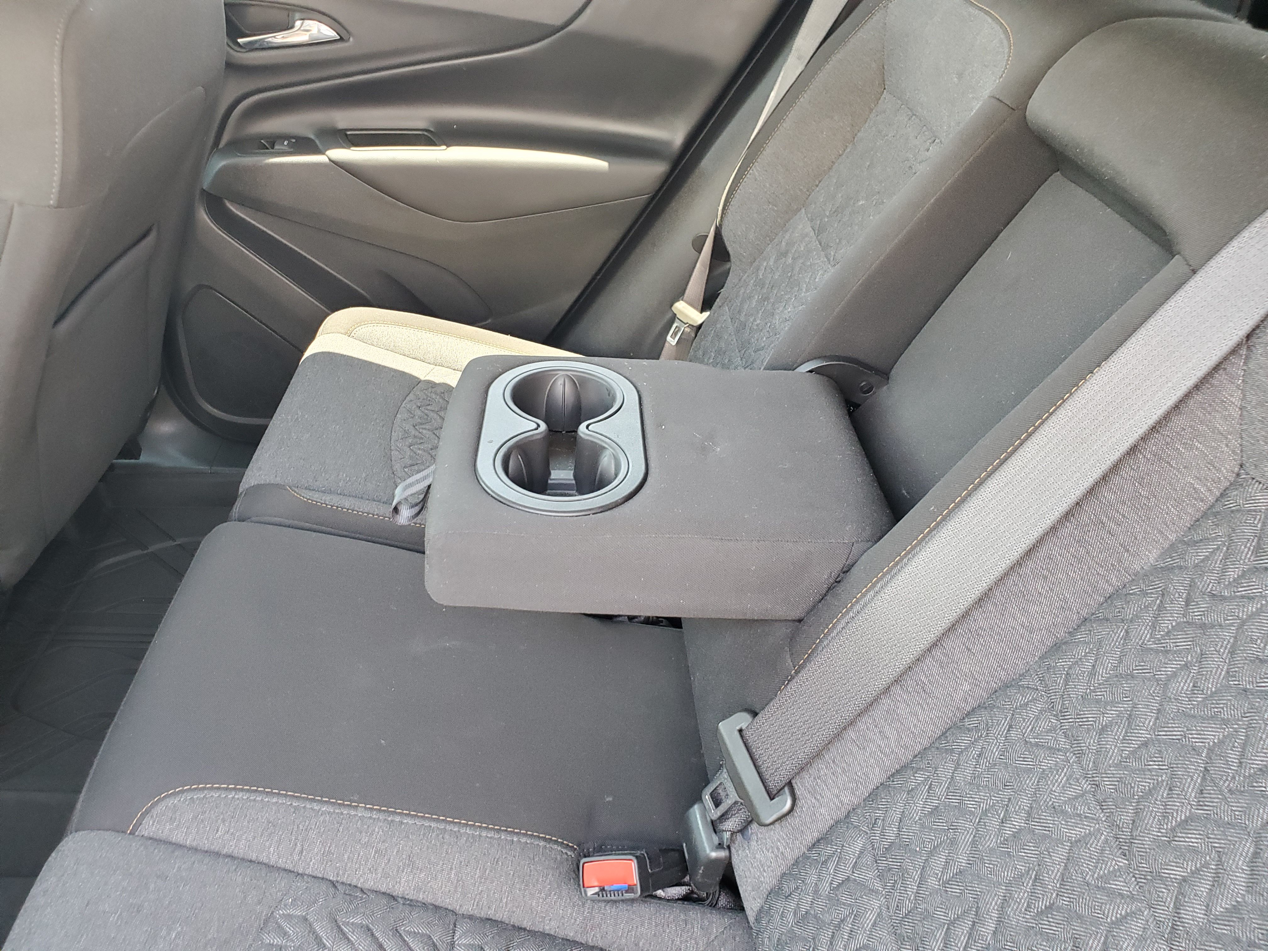 SILVER, 2022 CHEVROLET EQUINOX Image 40