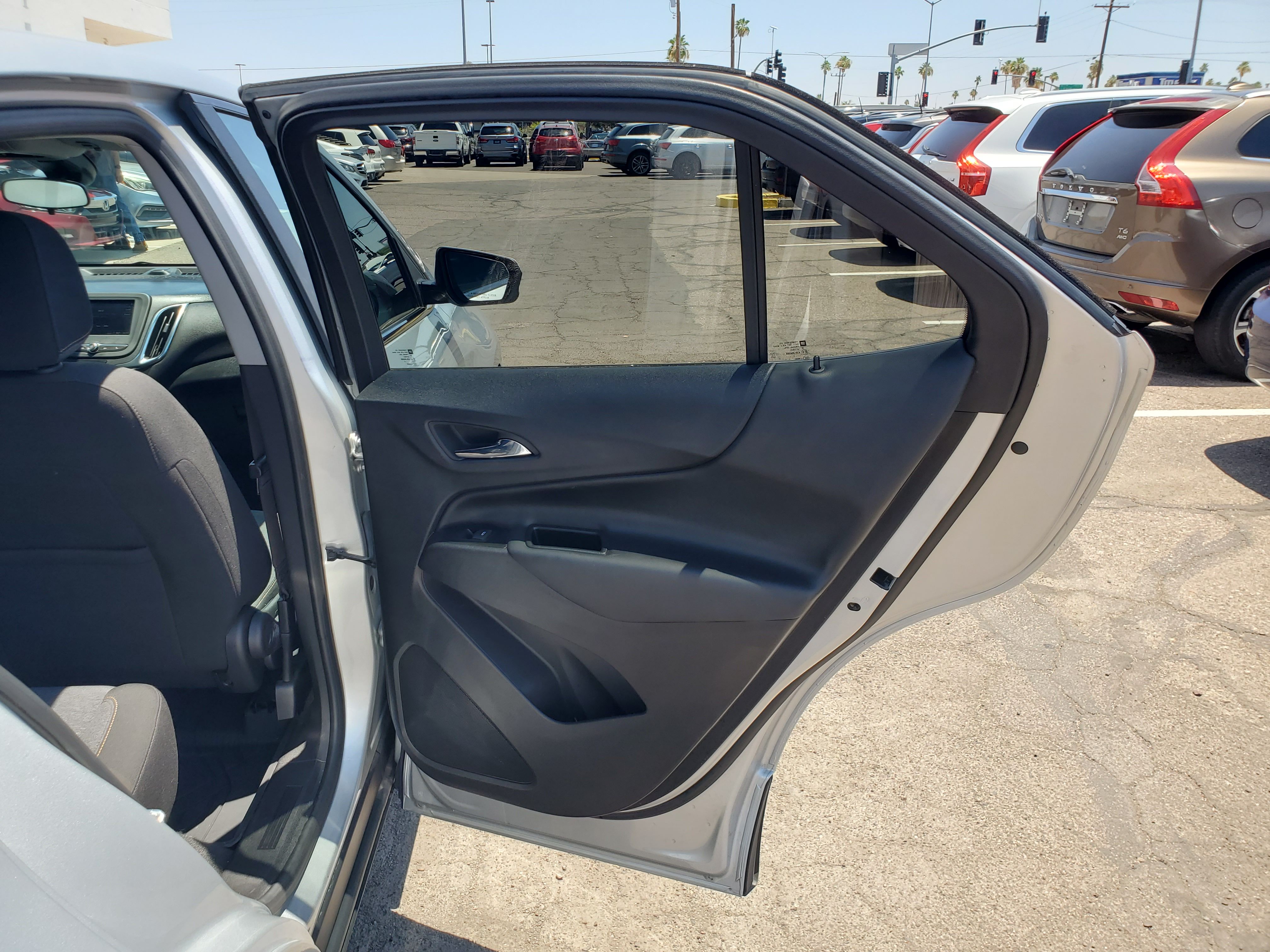 SILVER, 2022 CHEVROLET EQUINOX Image 41