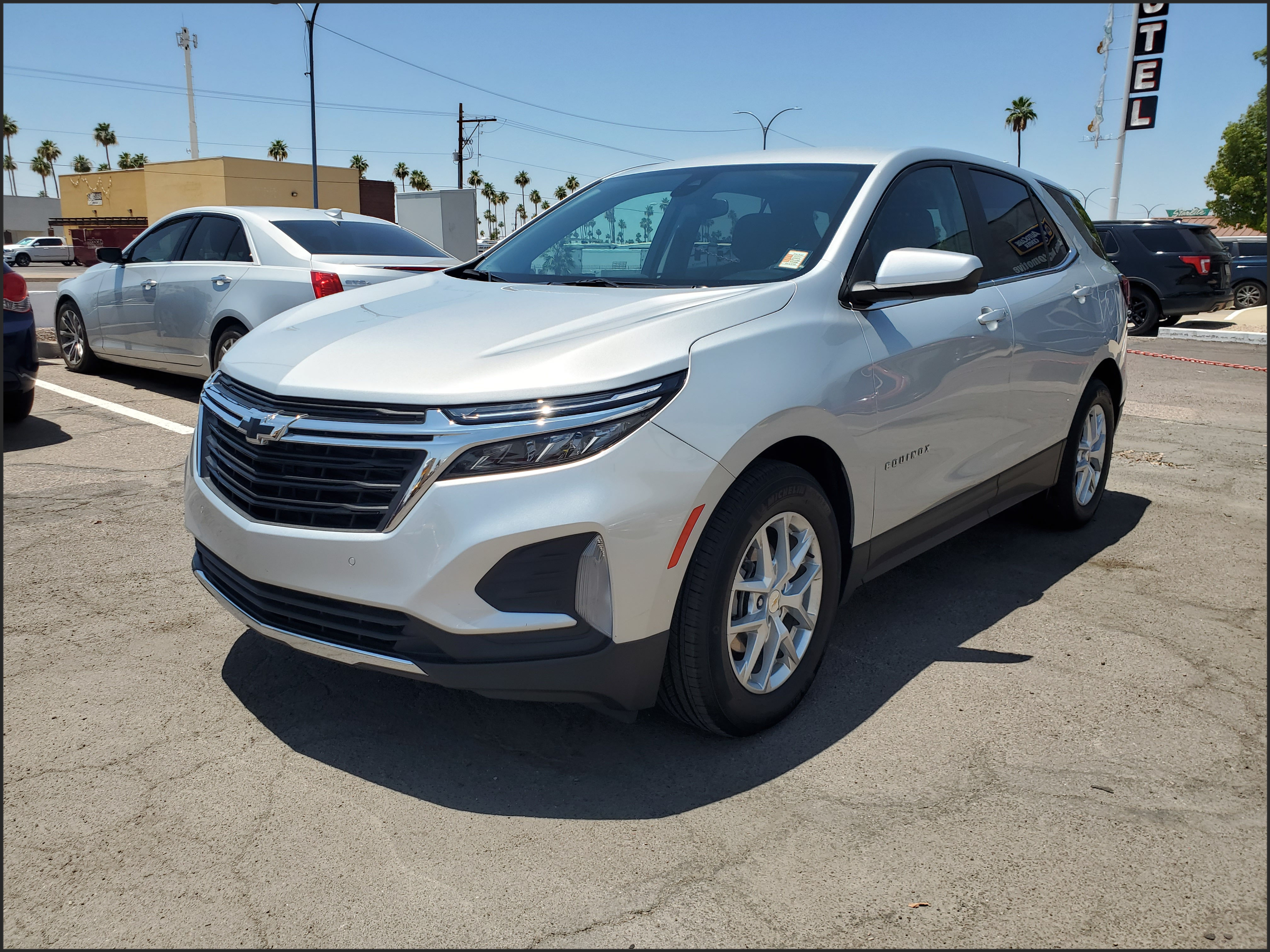 SILVER, 2022 CHEVROLET EQUINOX Image 