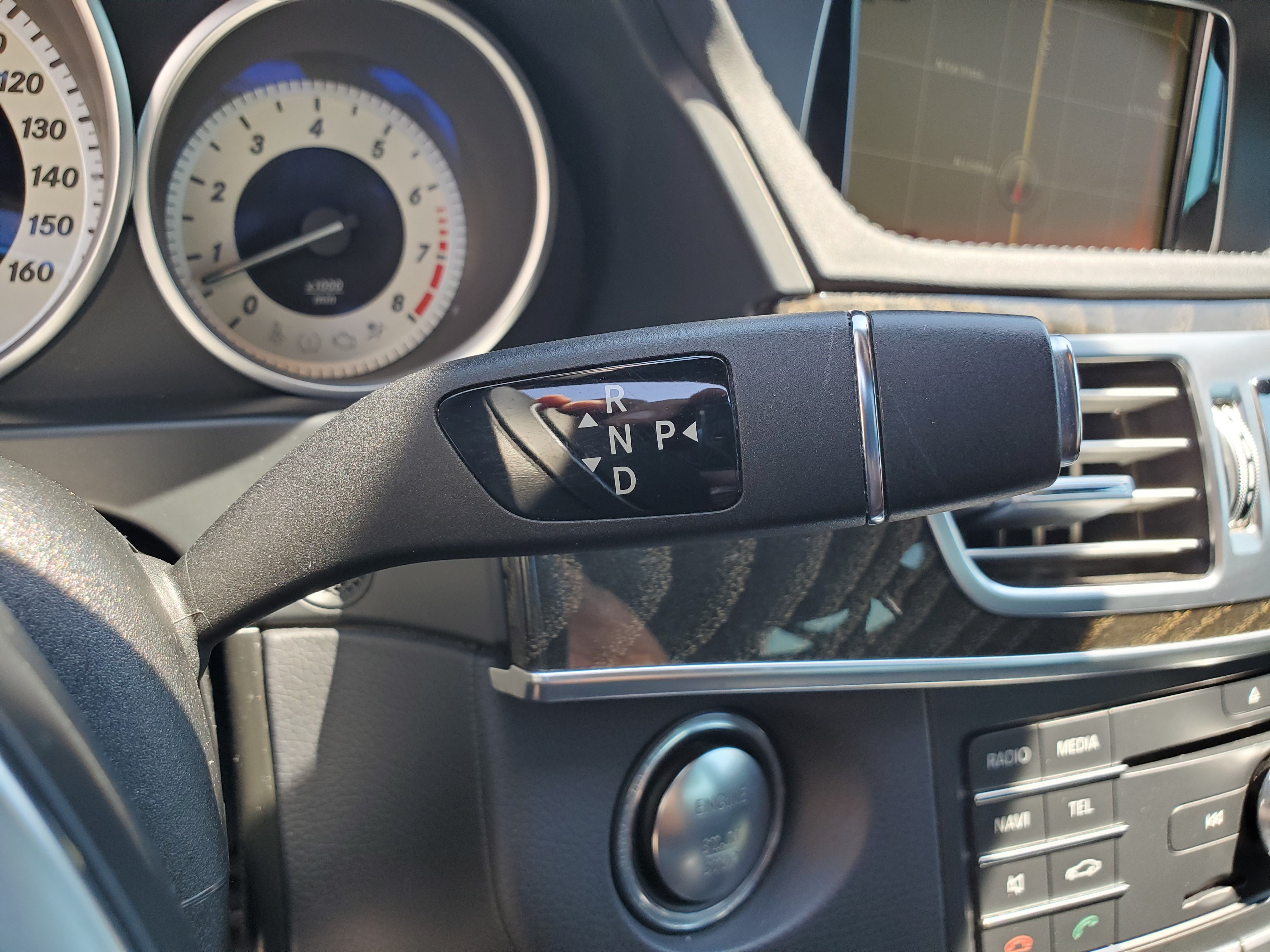 BLACK, 2016 MERCEDES-BENZ E-CLASS Image 25