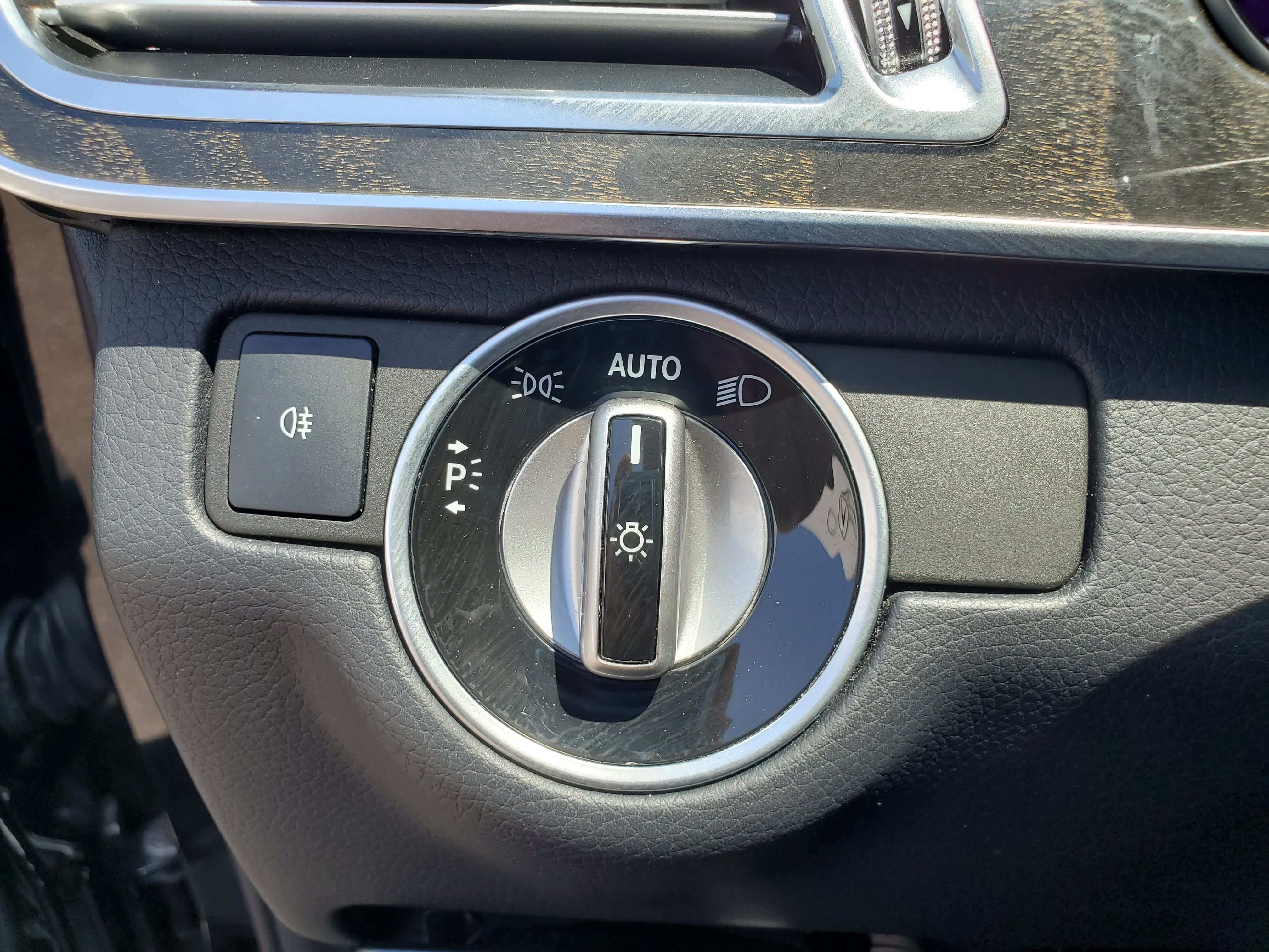BLACK, 2016 MERCEDES-BENZ E-CLASS Image 27