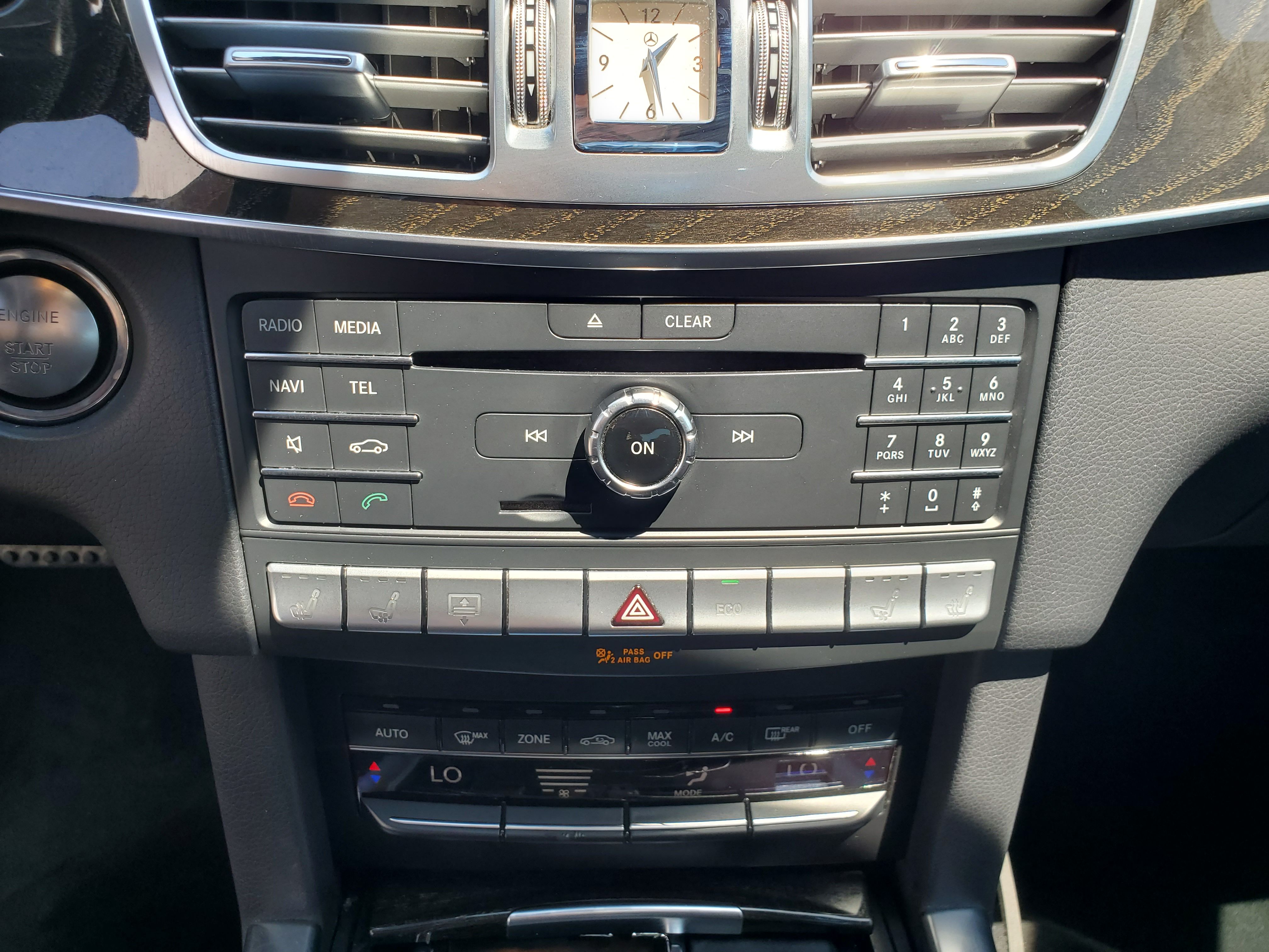 BLACK, 2016 MERCEDES-BENZ E-CLASS Image 30