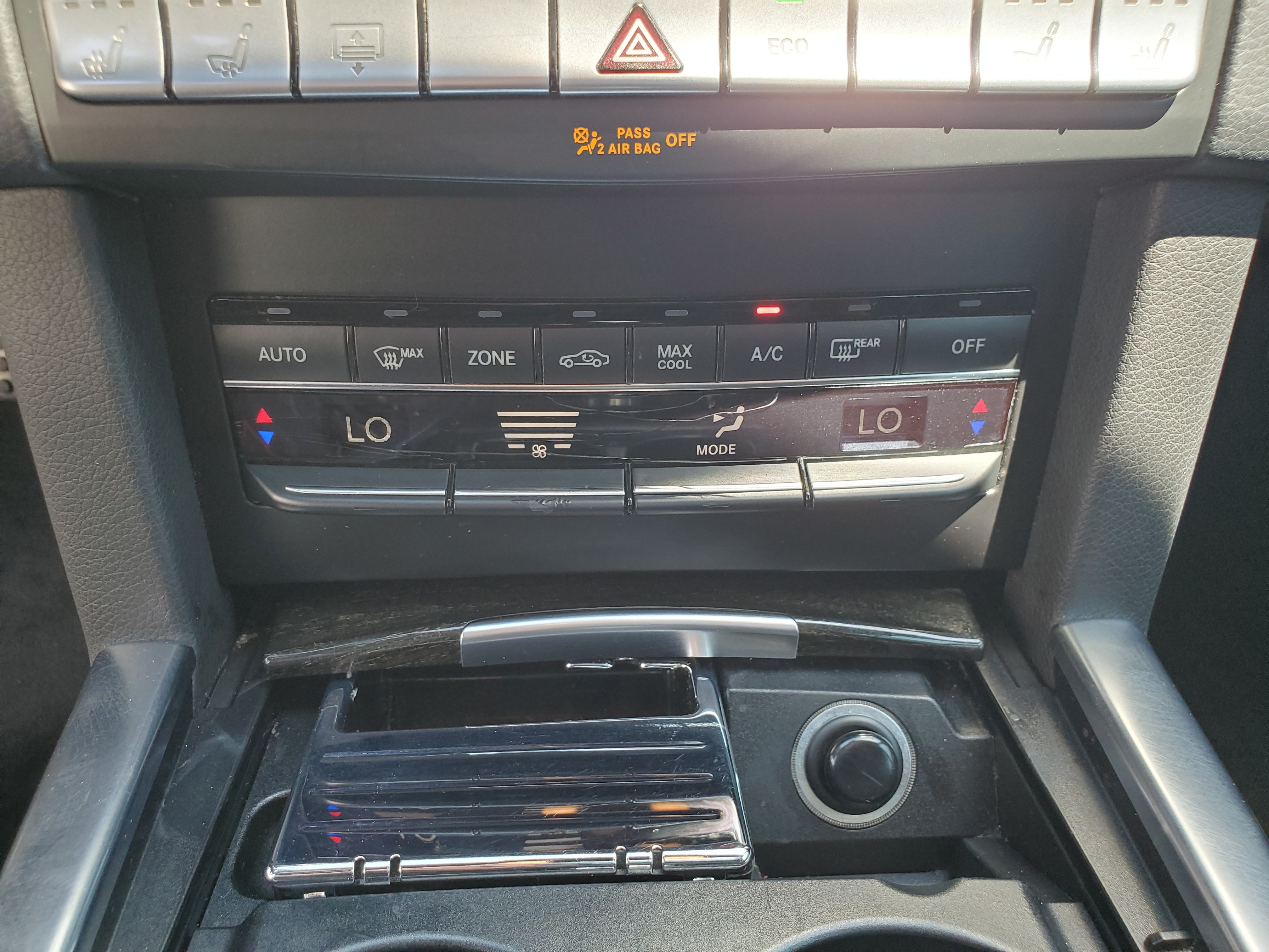 BLACK, 2016 MERCEDES-BENZ E-CLASS Image 31