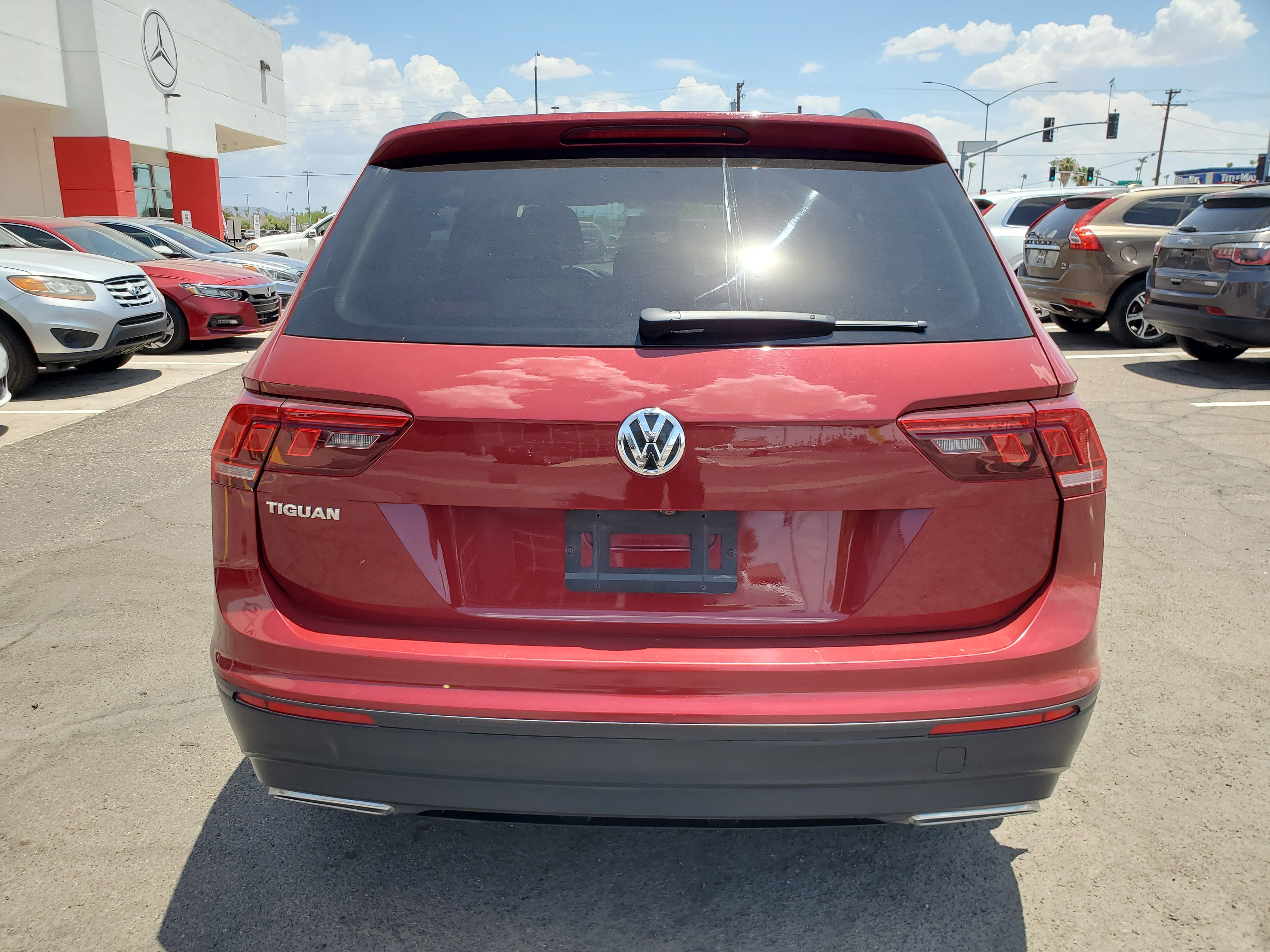 RED, 2019 VOLKSWAGEN TIGUAN Image 4