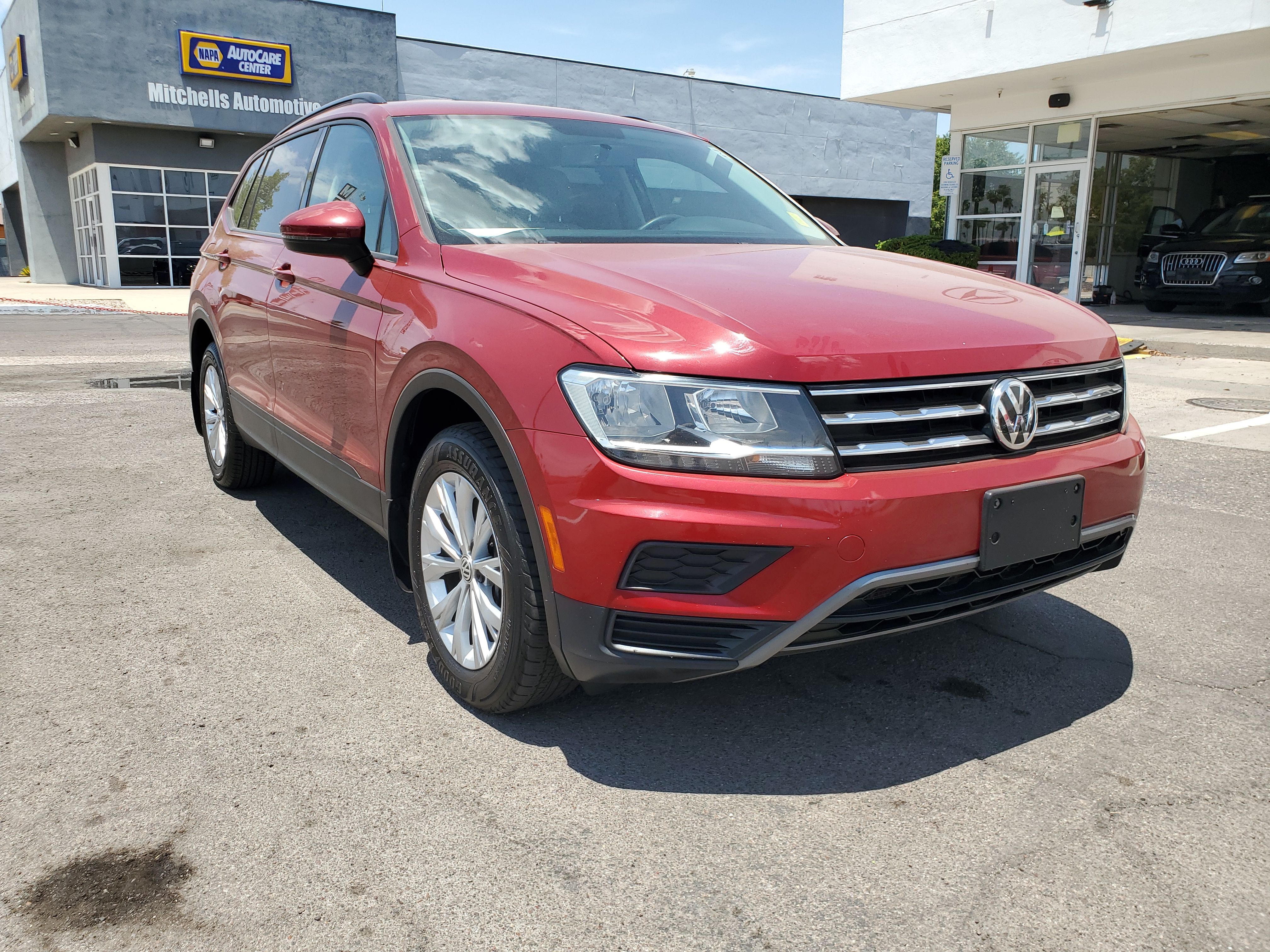 RED, 2019 VOLKSWAGEN TIGUAN Image 7