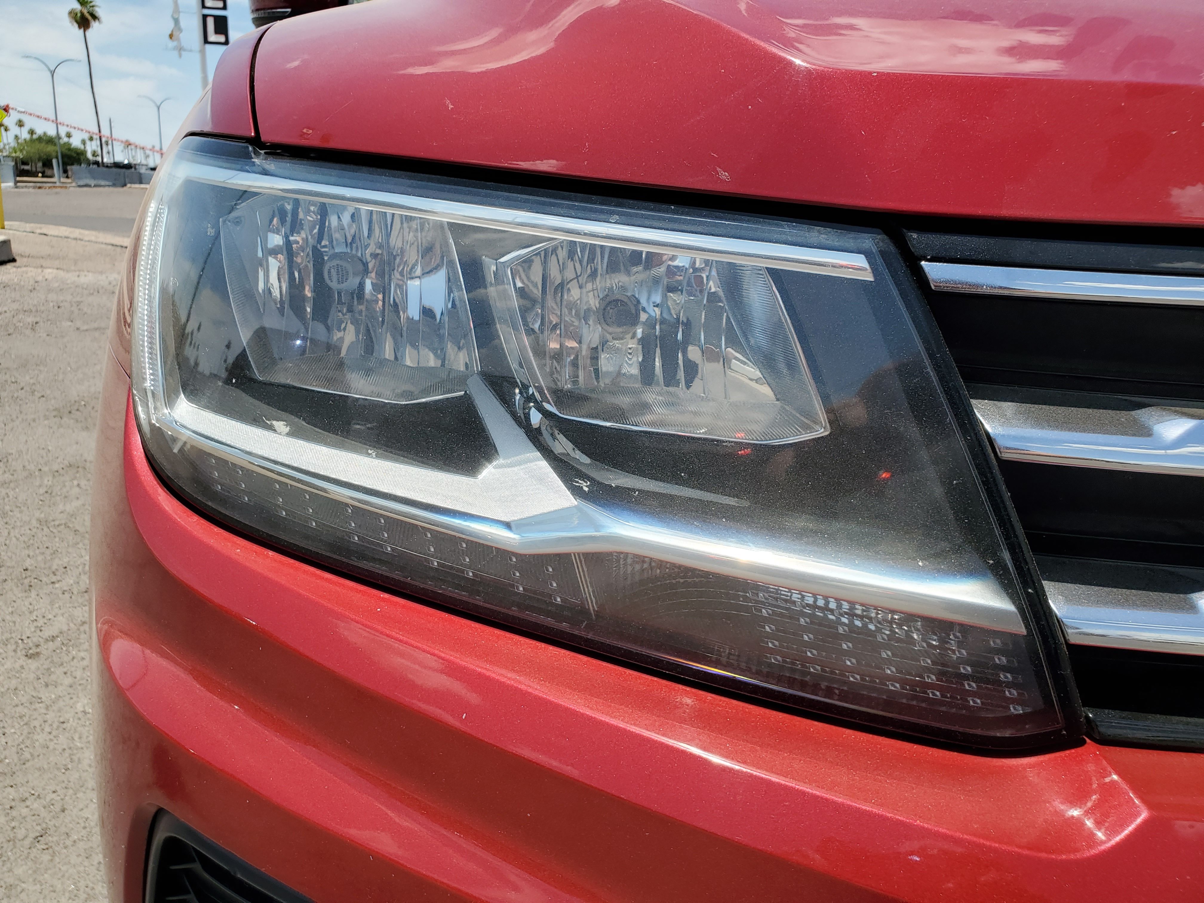 RED, 2019 VOLKSWAGEN TIGUAN Image 10