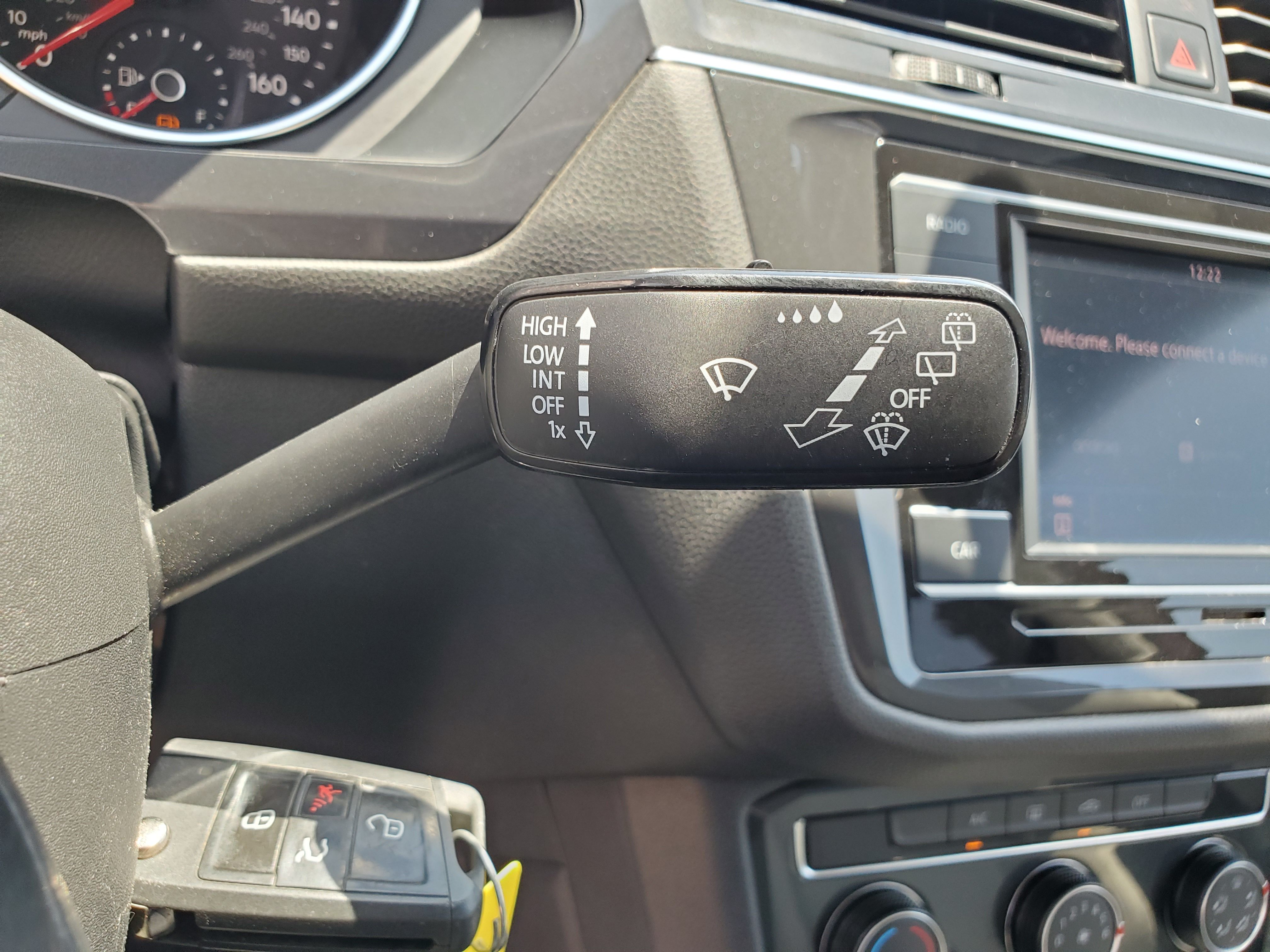 RED, 2019 VOLKSWAGEN TIGUAN Image 24