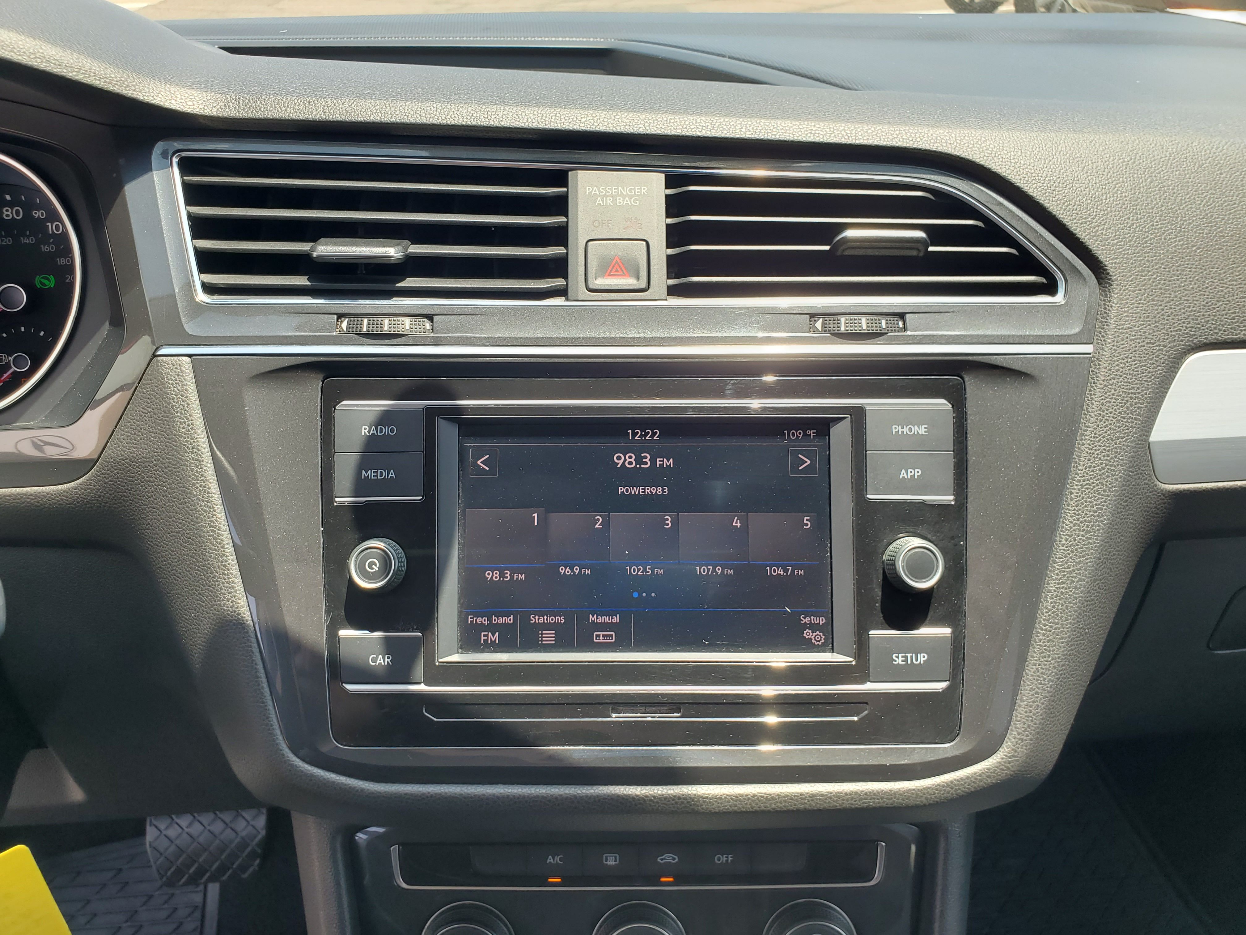RED, 2019 VOLKSWAGEN TIGUAN Image 28