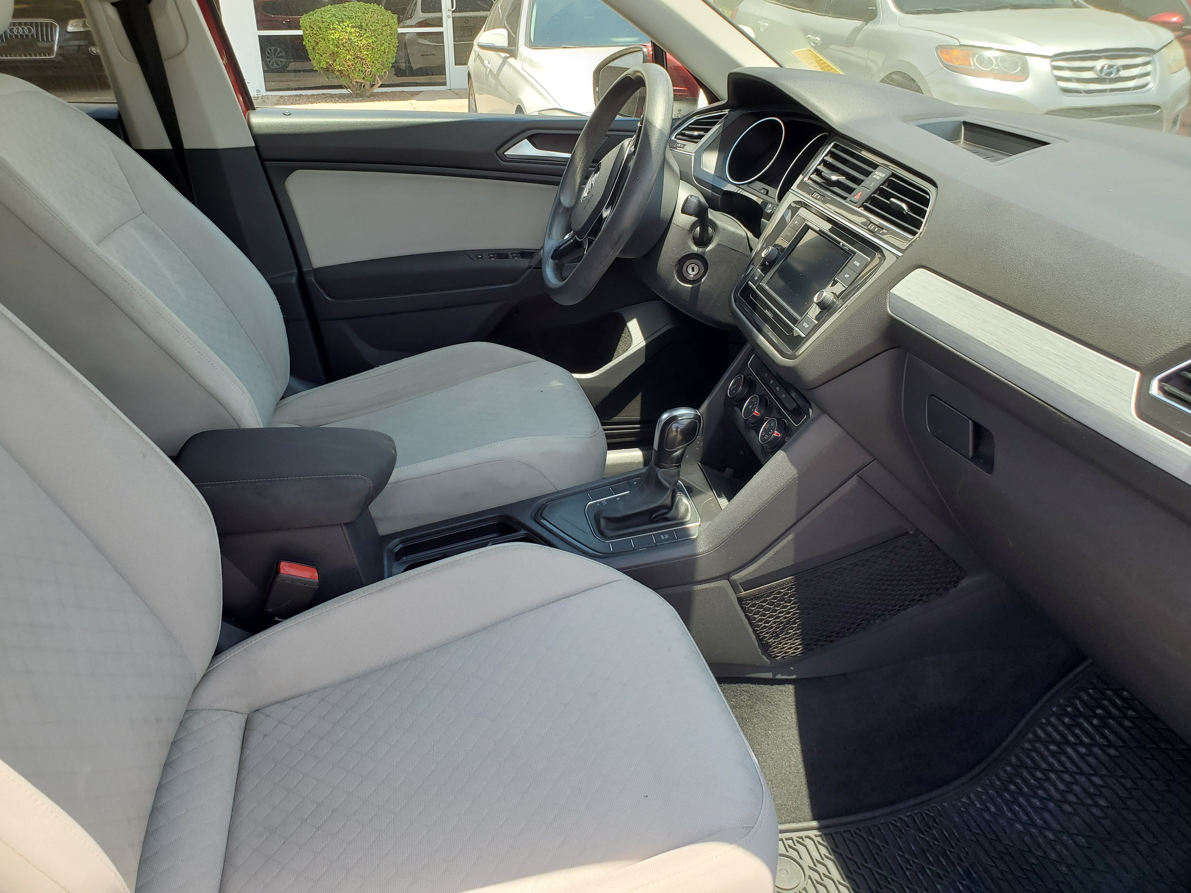 RED, 2019 VOLKSWAGEN TIGUAN Image 35