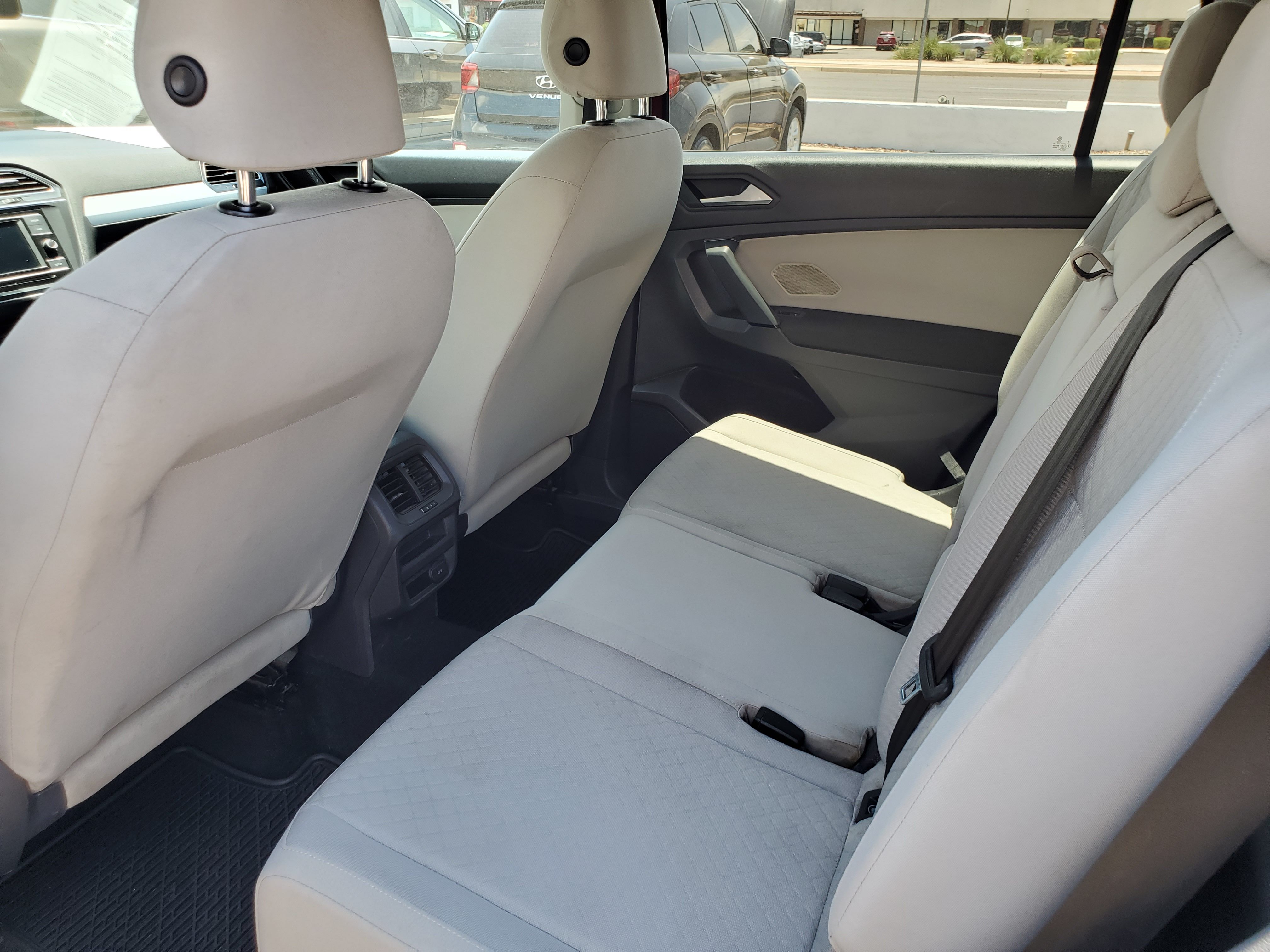 RED, 2019 VOLKSWAGEN TIGUAN Image 38