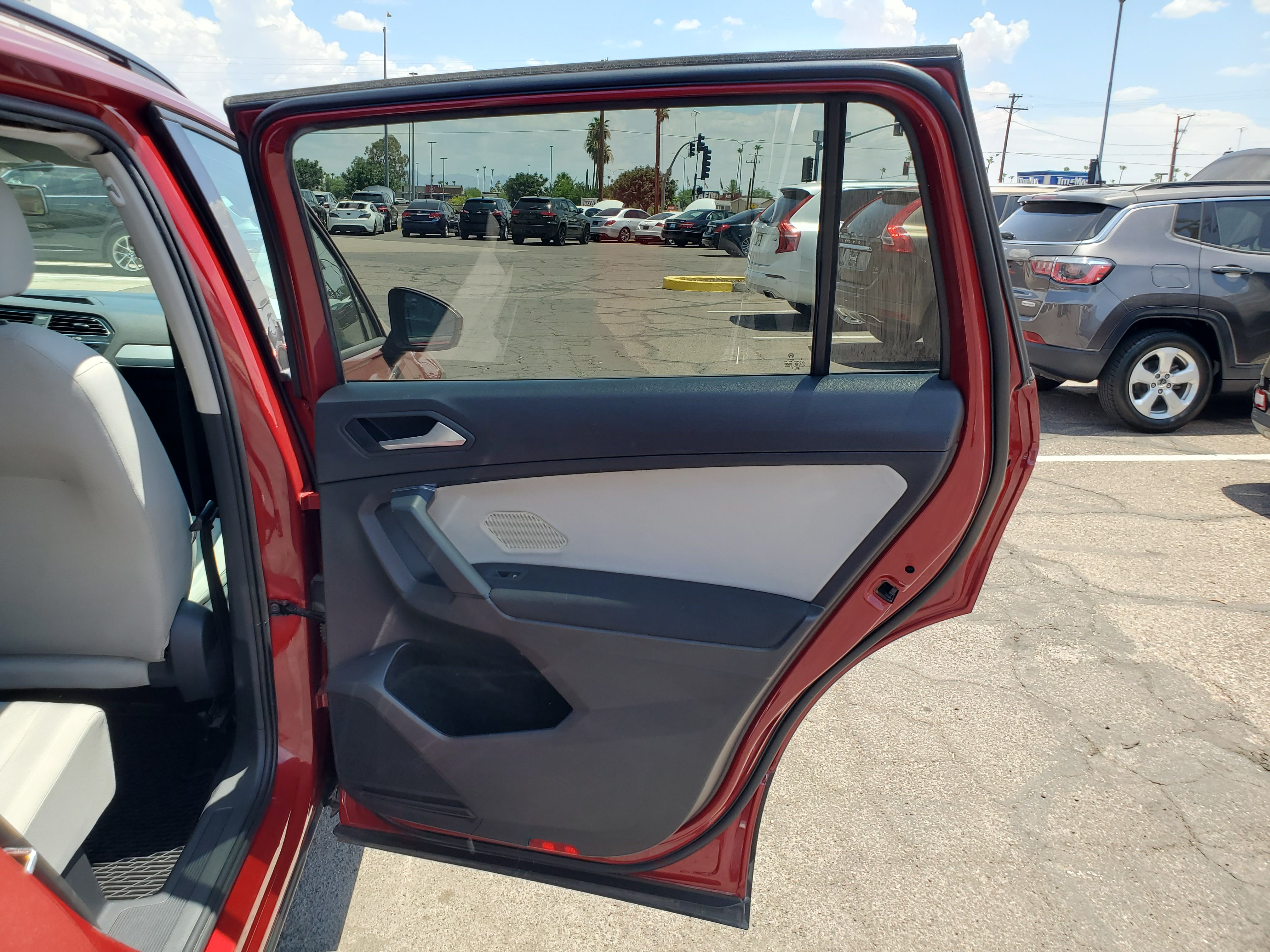 RED, 2019 VOLKSWAGEN TIGUAN Image 40