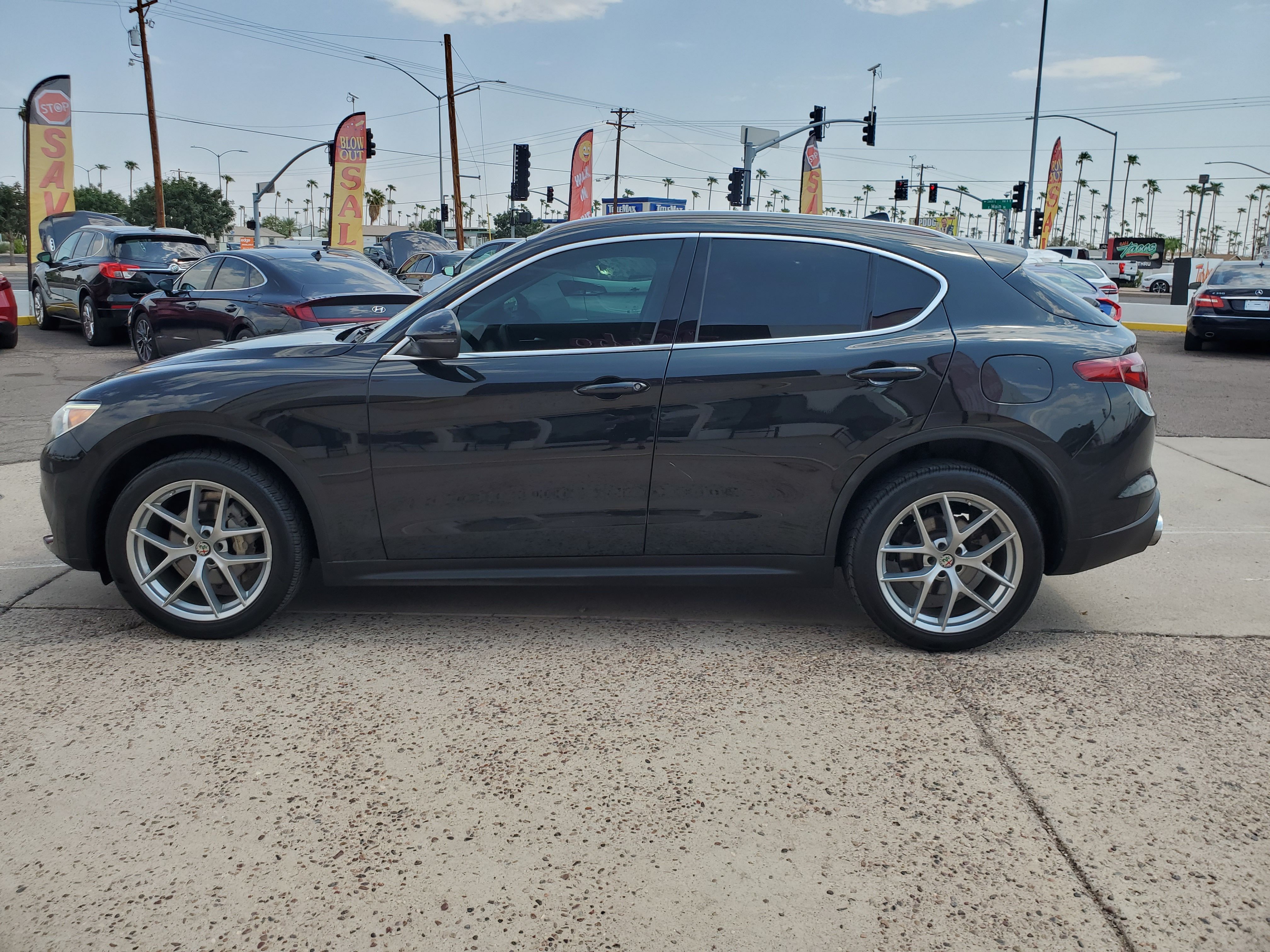 BLACK, 2018 ALFA ROMEO STELVIO Image 2