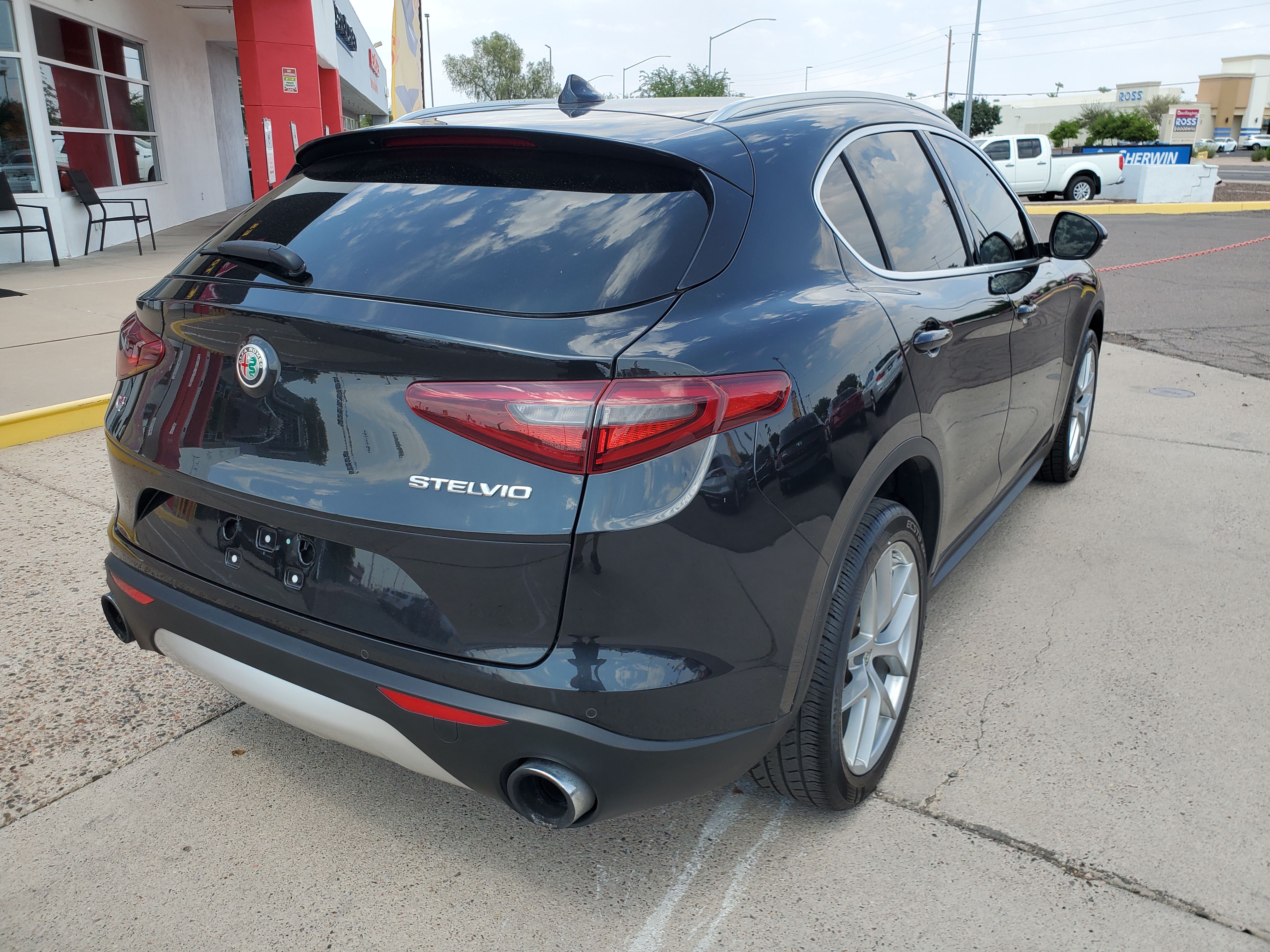 BLACK, 2018 ALFA ROMEO STELVIO Image 5