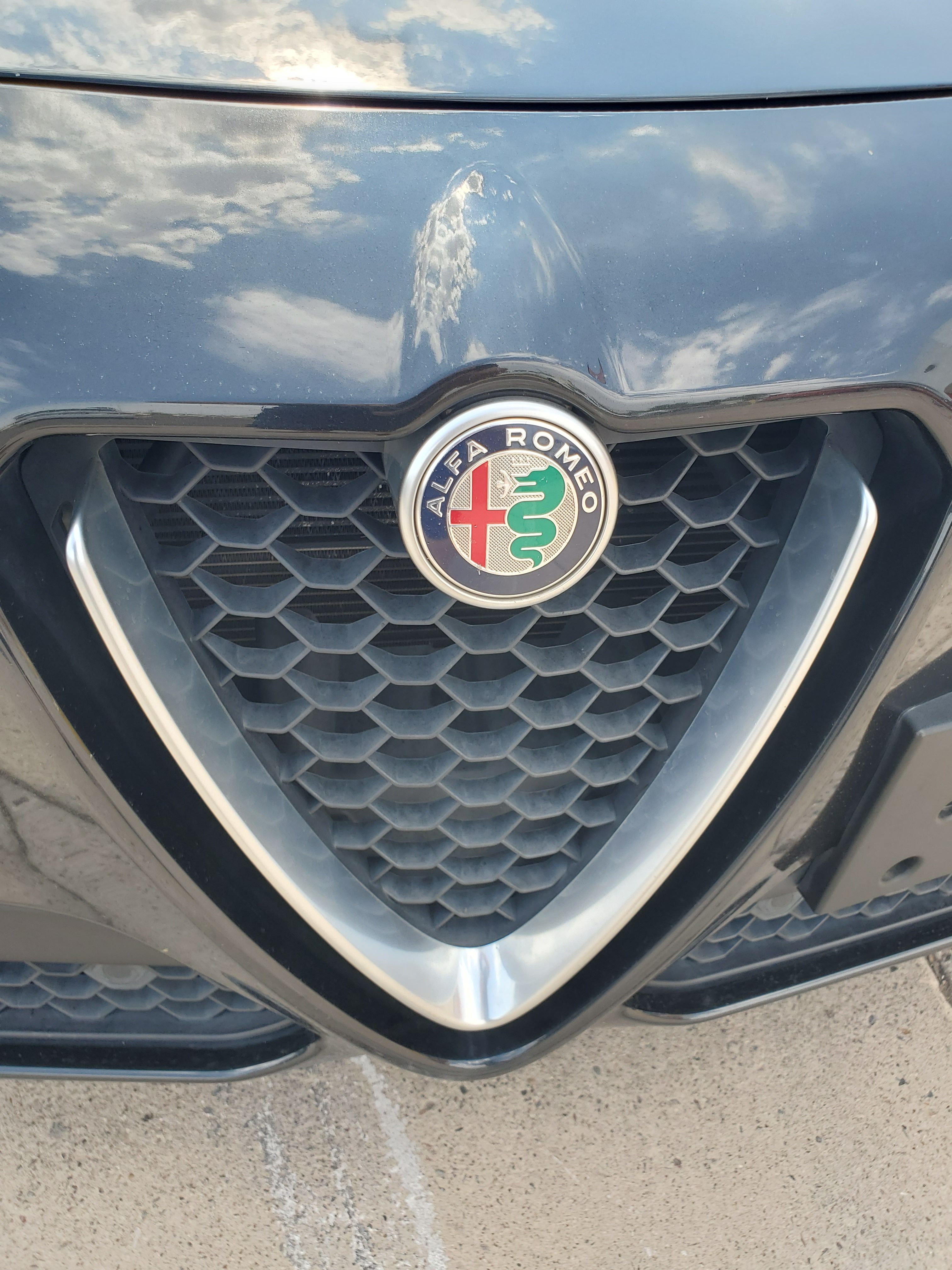 BLACK, 2018 ALFA ROMEO STELVIO Image 11