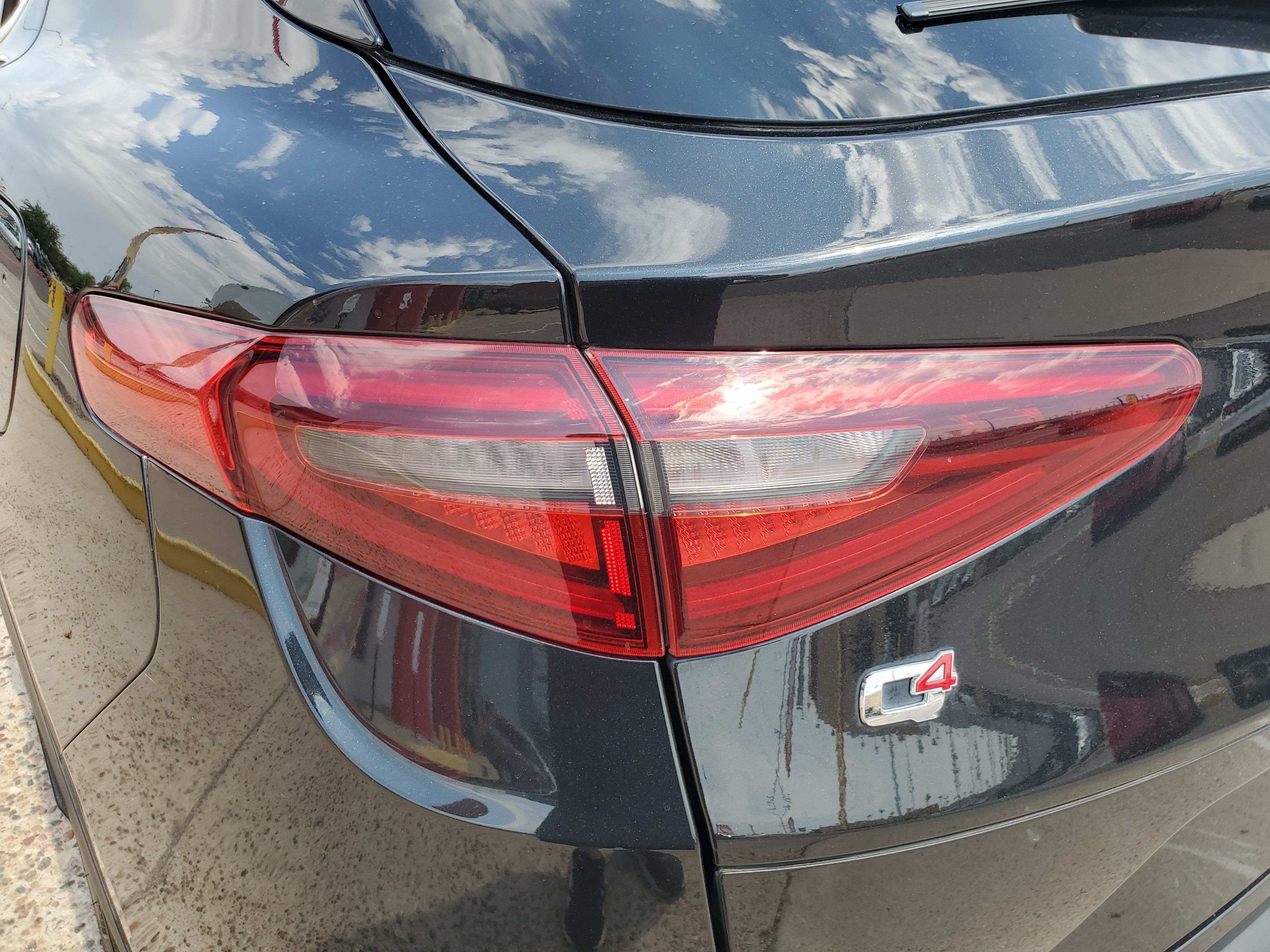 BLACK, 2018 ALFA ROMEO STELVIO Image 12