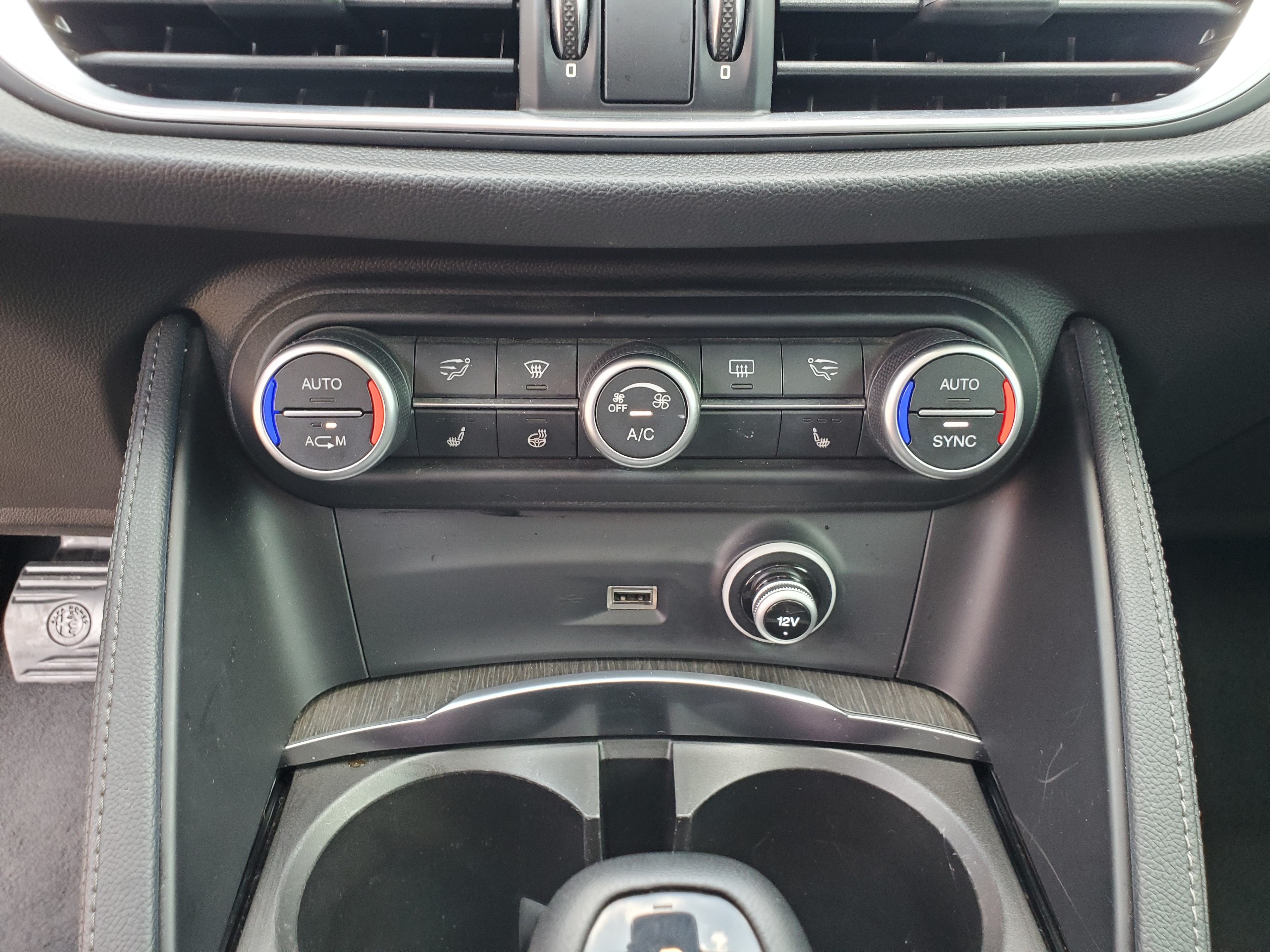 BLACK, 2018 ALFA ROMEO STELVIO Image 31