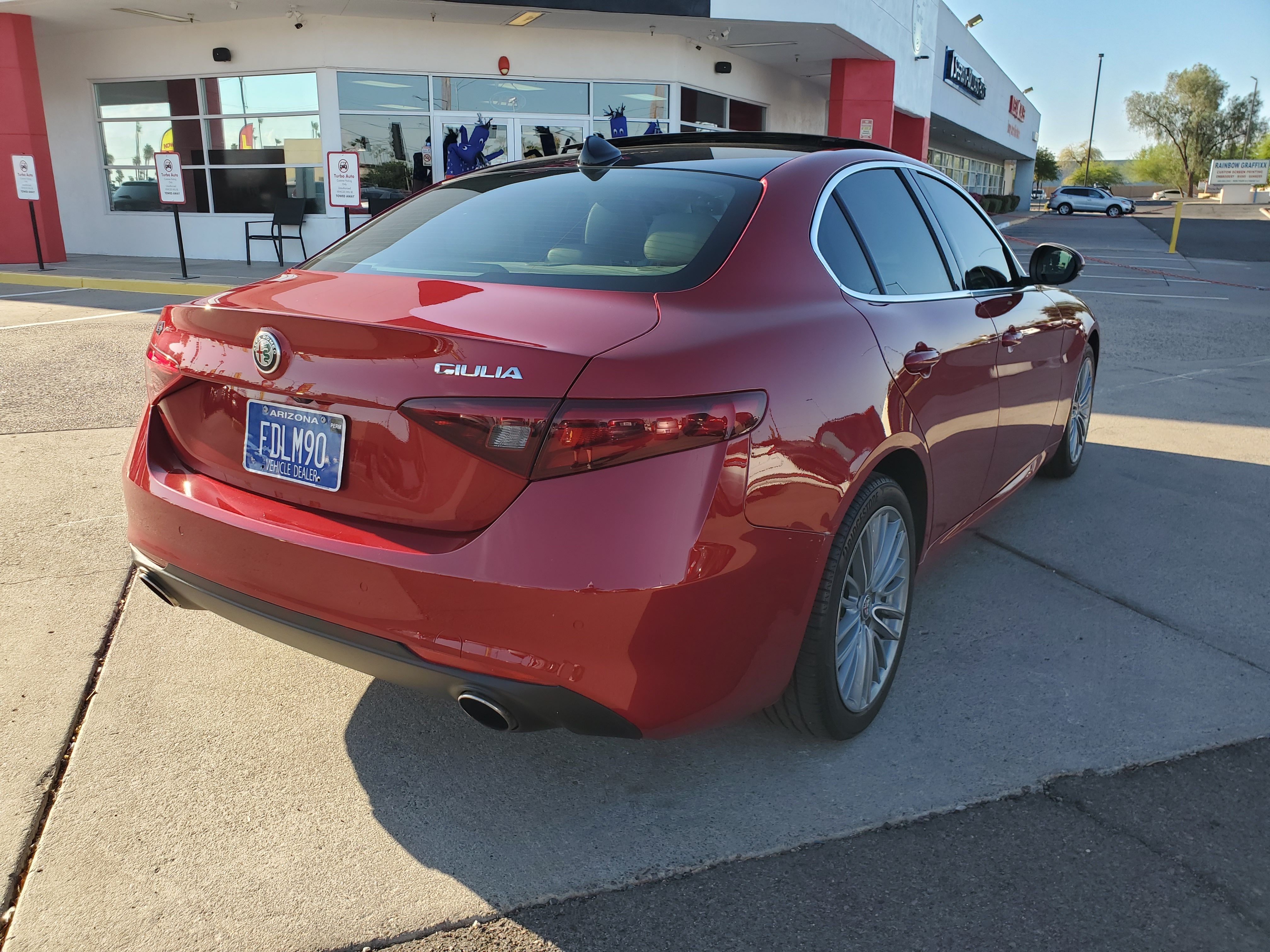 RED, 2017 ALFA ROMEO GIULIA Image 5