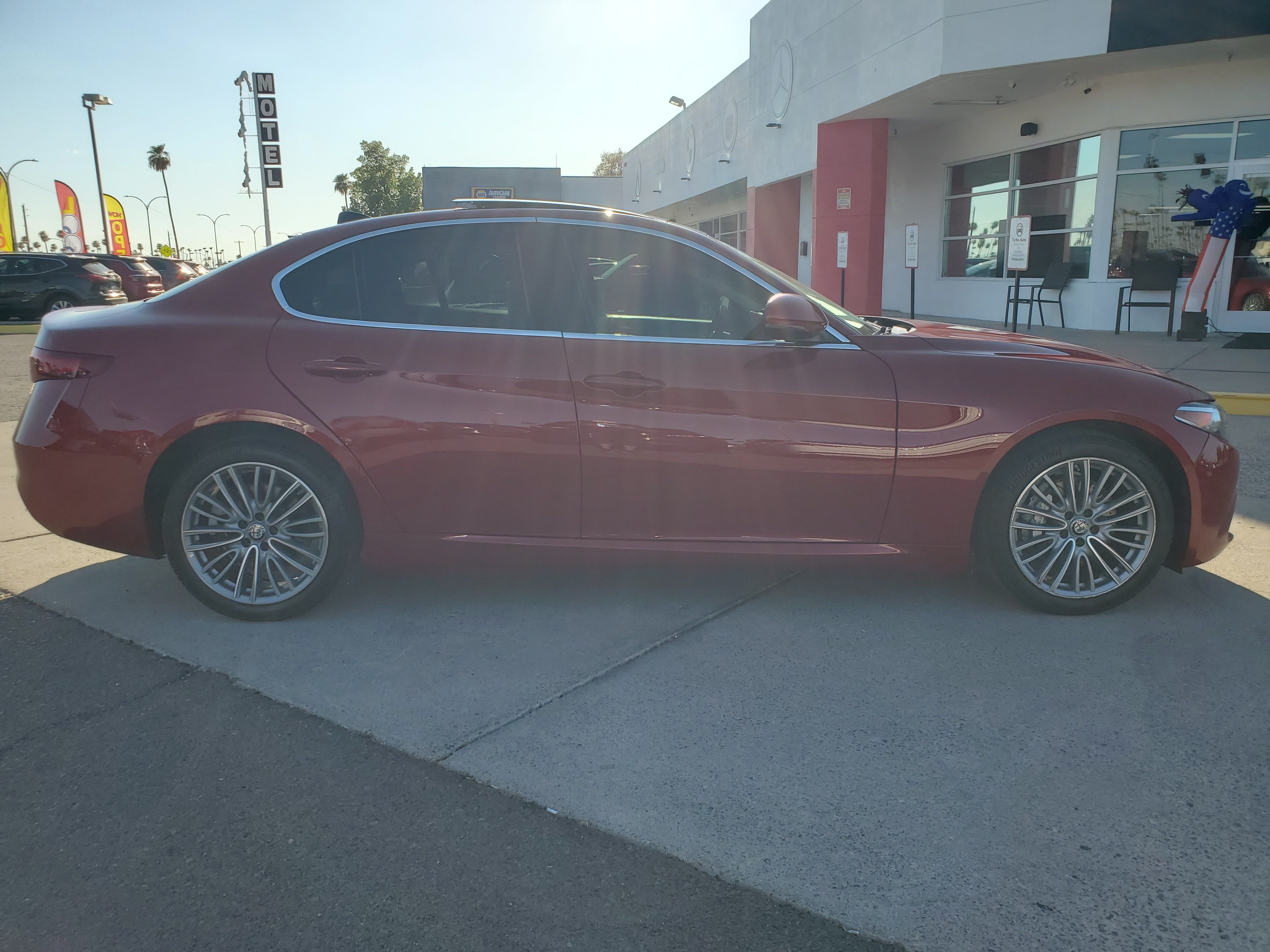 RED, 2017 ALFA ROMEO GIULIA Image 6