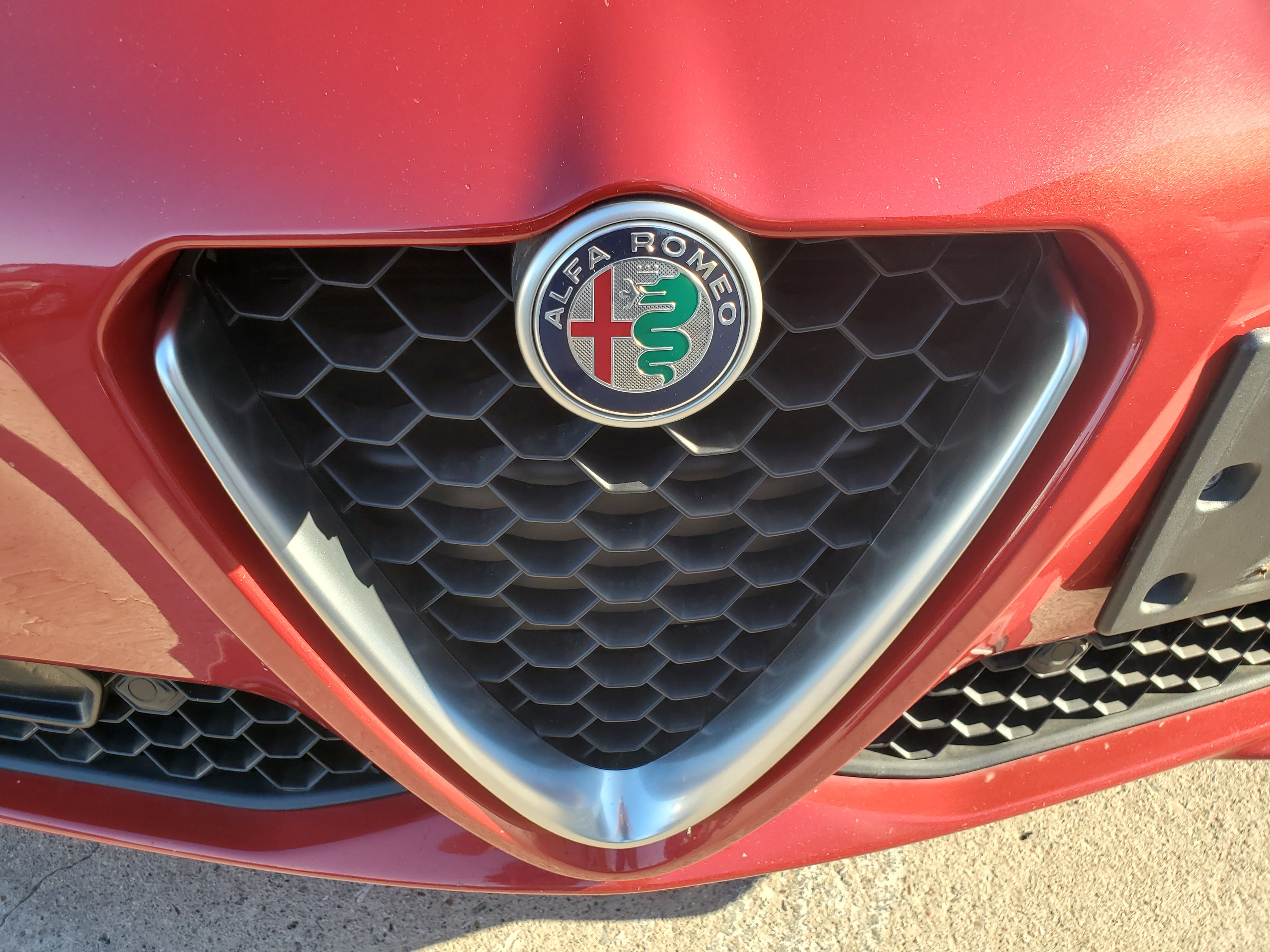 RED, 2017 ALFA ROMEO GIULIA Image 11