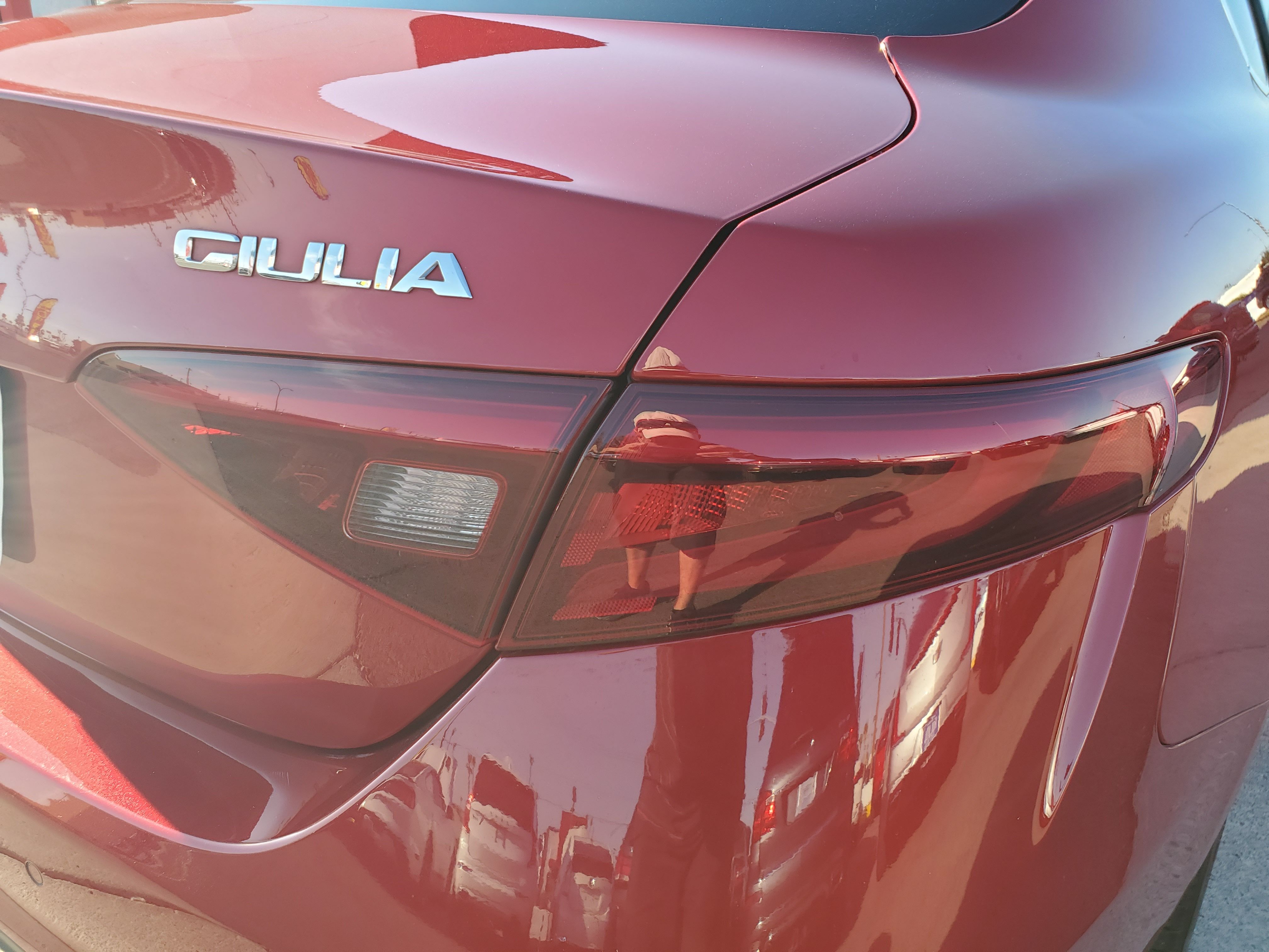 RED, 2017 ALFA ROMEO GIULIA Image 13