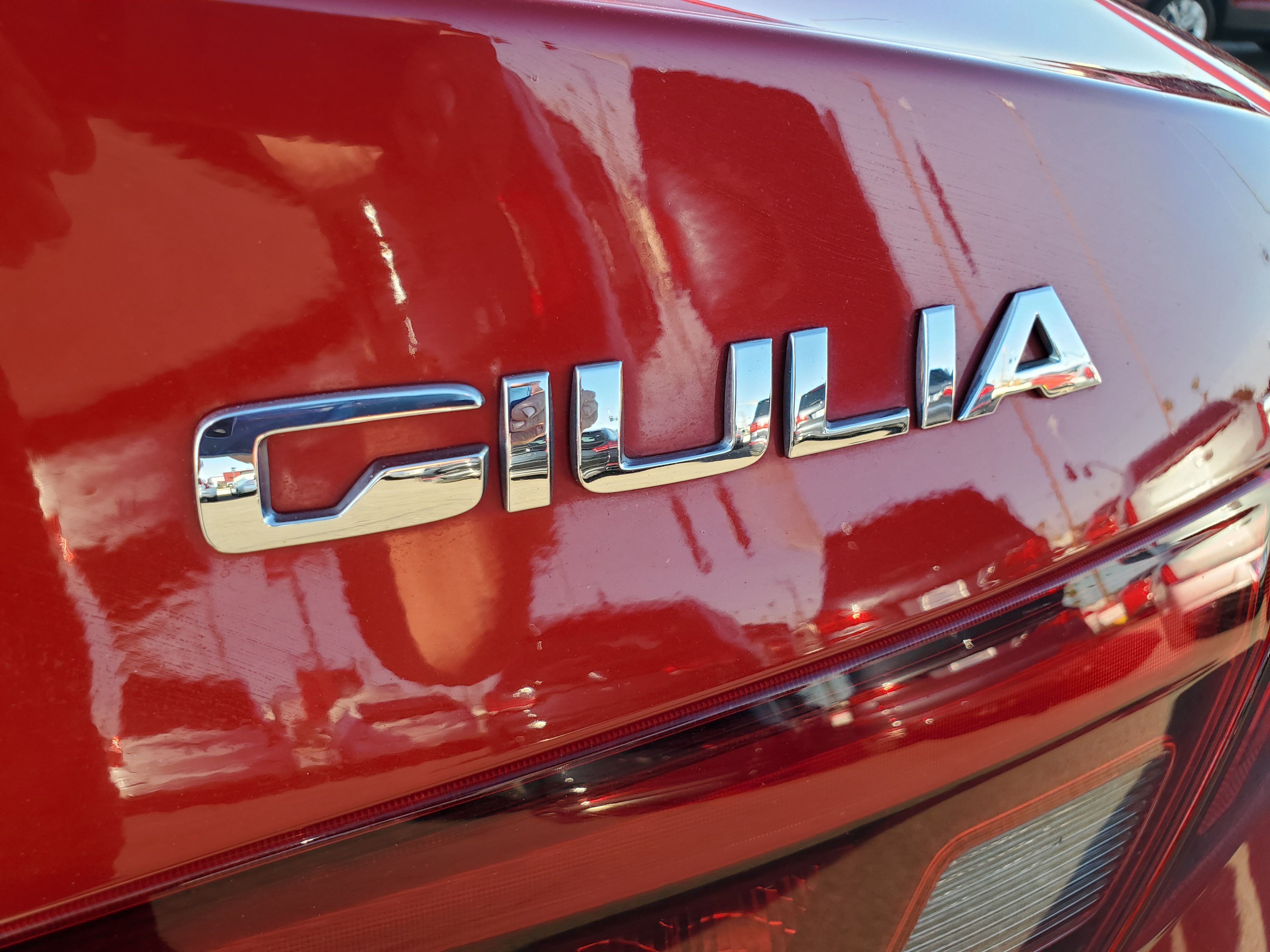 RED, 2017 ALFA ROMEO GIULIA Image 15