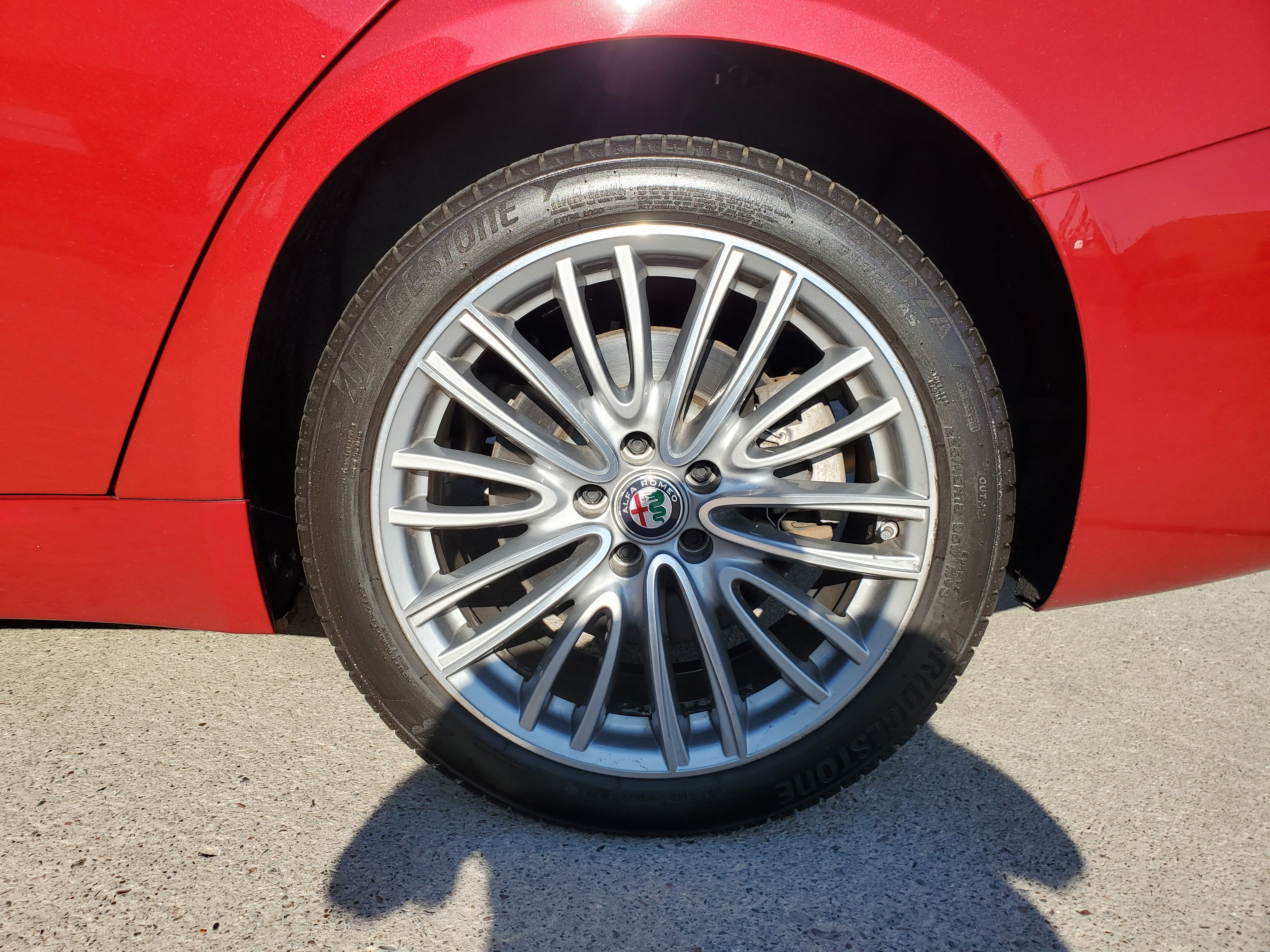 RED, 2017 ALFA ROMEO GIULIA Image 17